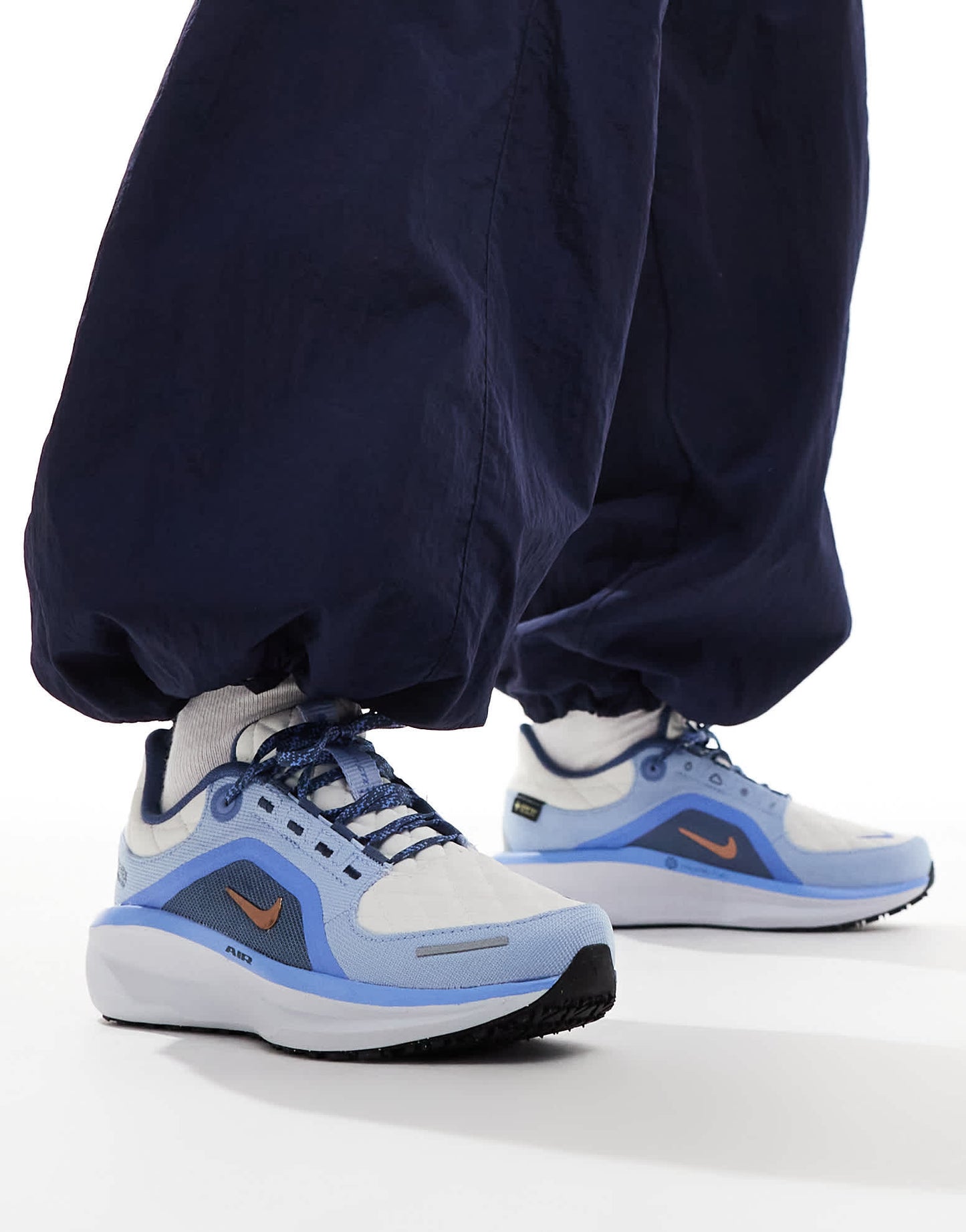 Nike Running Air Winflo 11 GORE - TEX trainers in grey and blue - ASOS Sample Sale