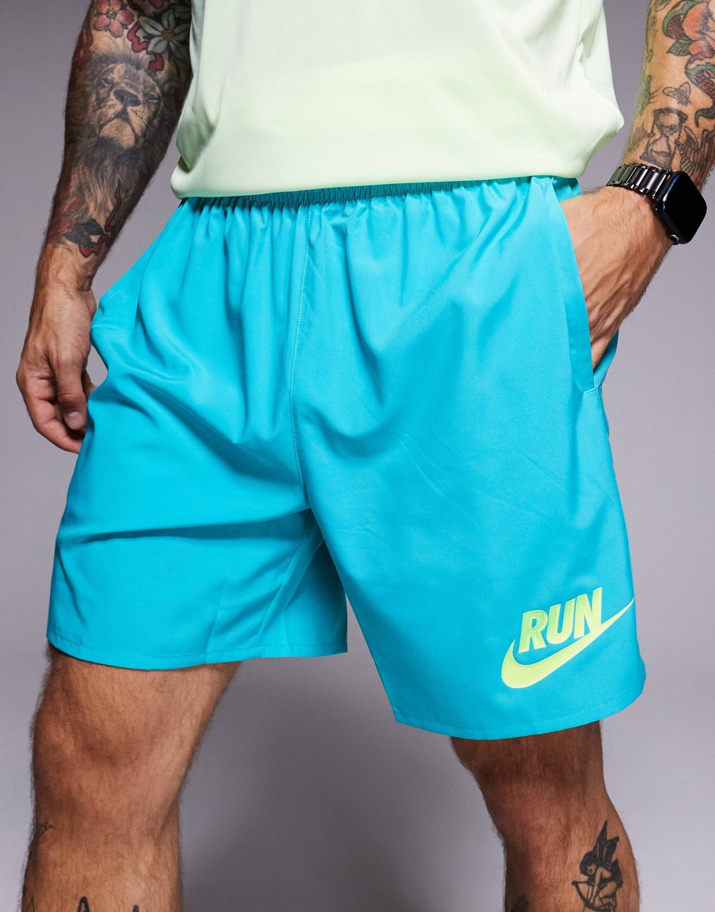 Nike Running Challenger Dri - FIT 7 inch shorts in blue - ASOS Sample Sale