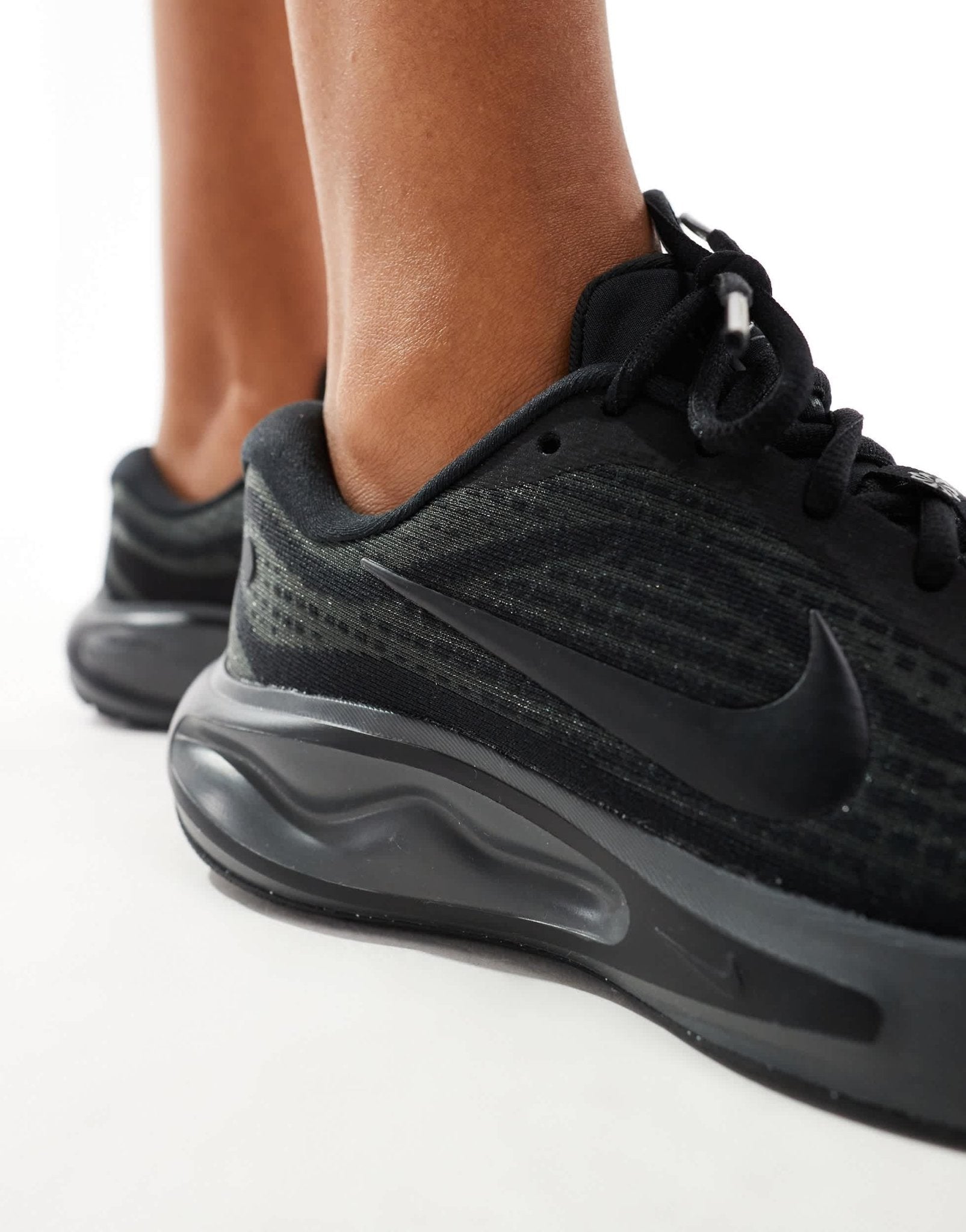 Nike Running Journey Run trainers in black - ASOS Sample Sale