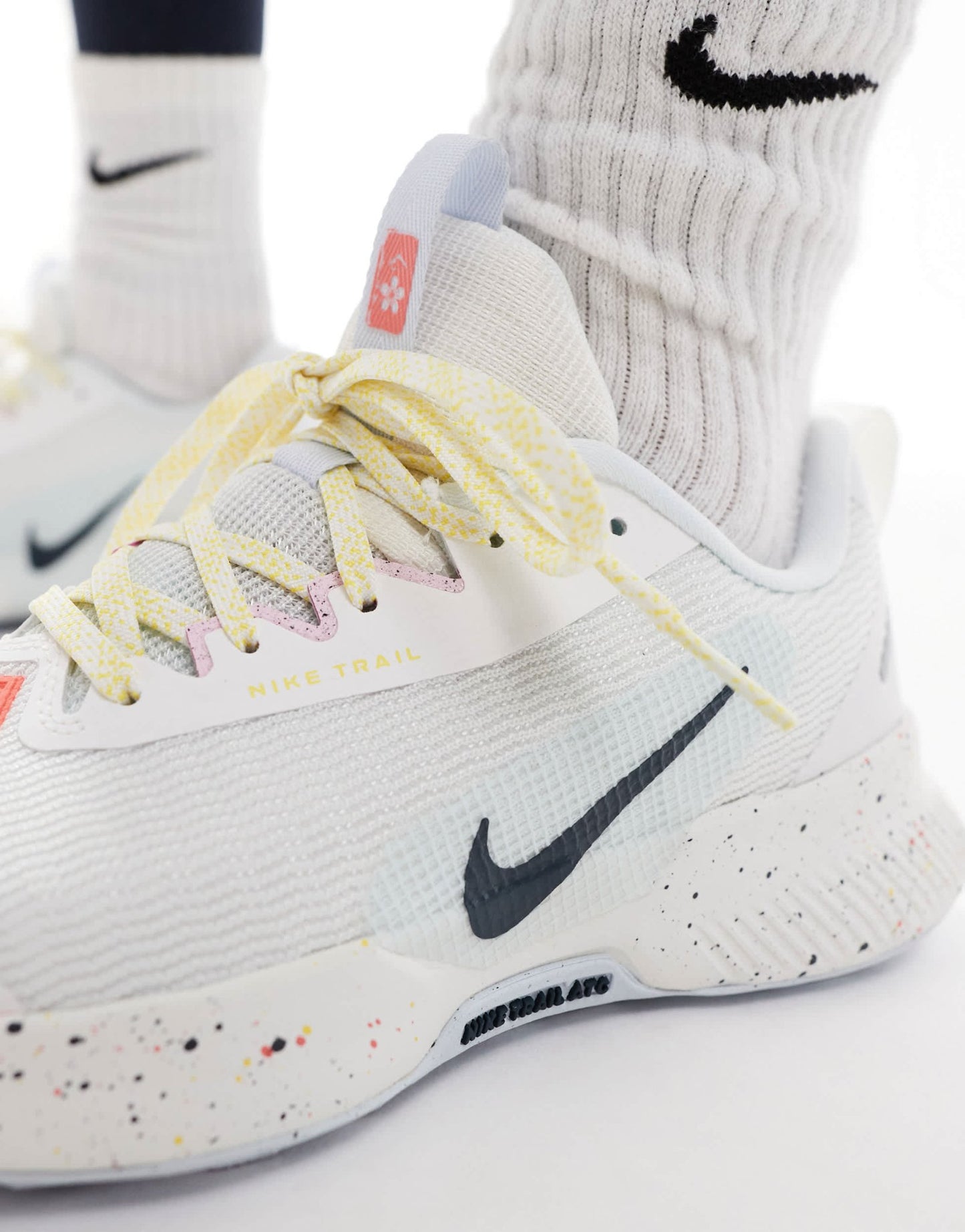 Nike Running Juniper Trail 3 trainers in white - ASOS Sample Sale