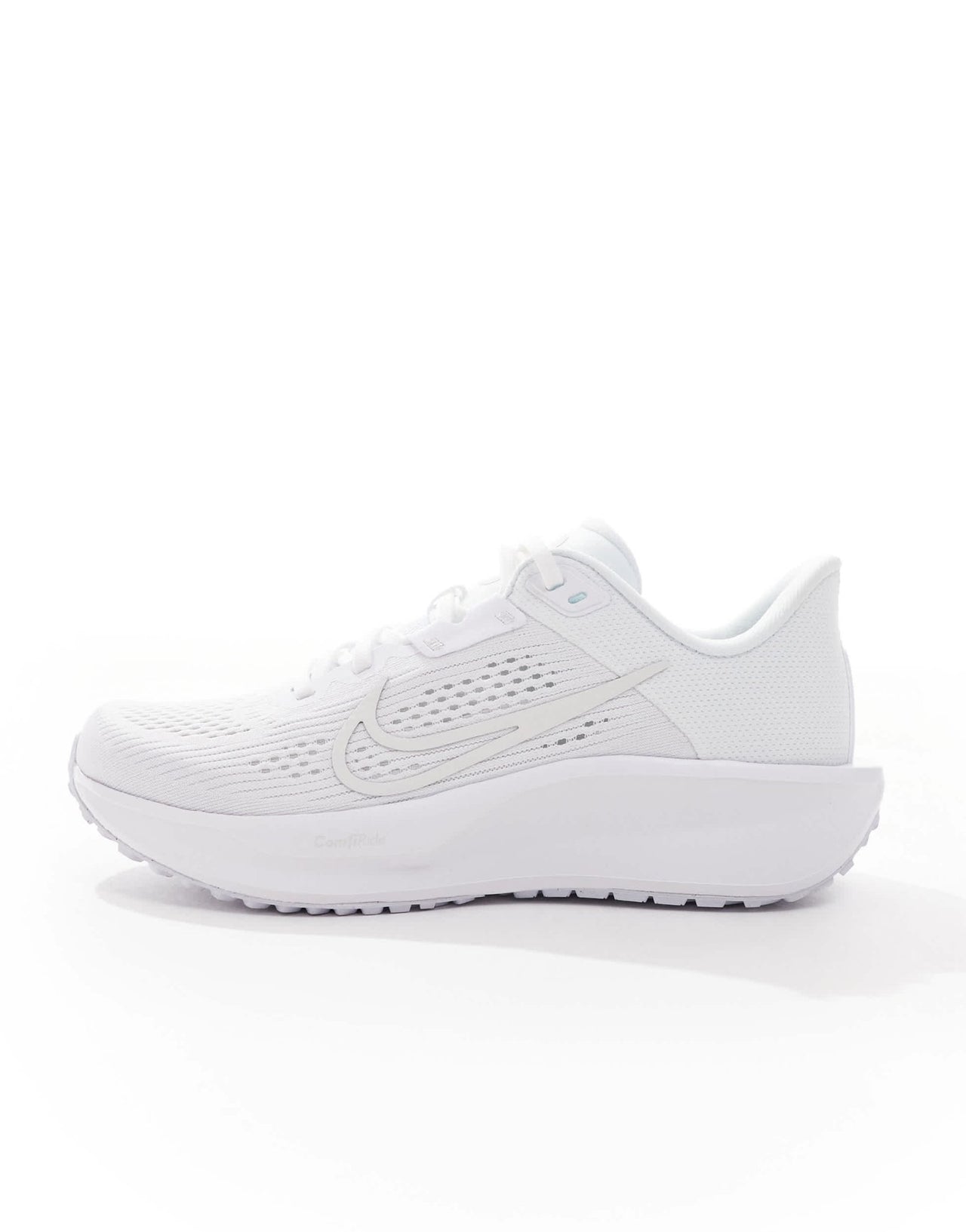 Nike Running Quest 6 trainers in white and grey - ASOS Sample Sale