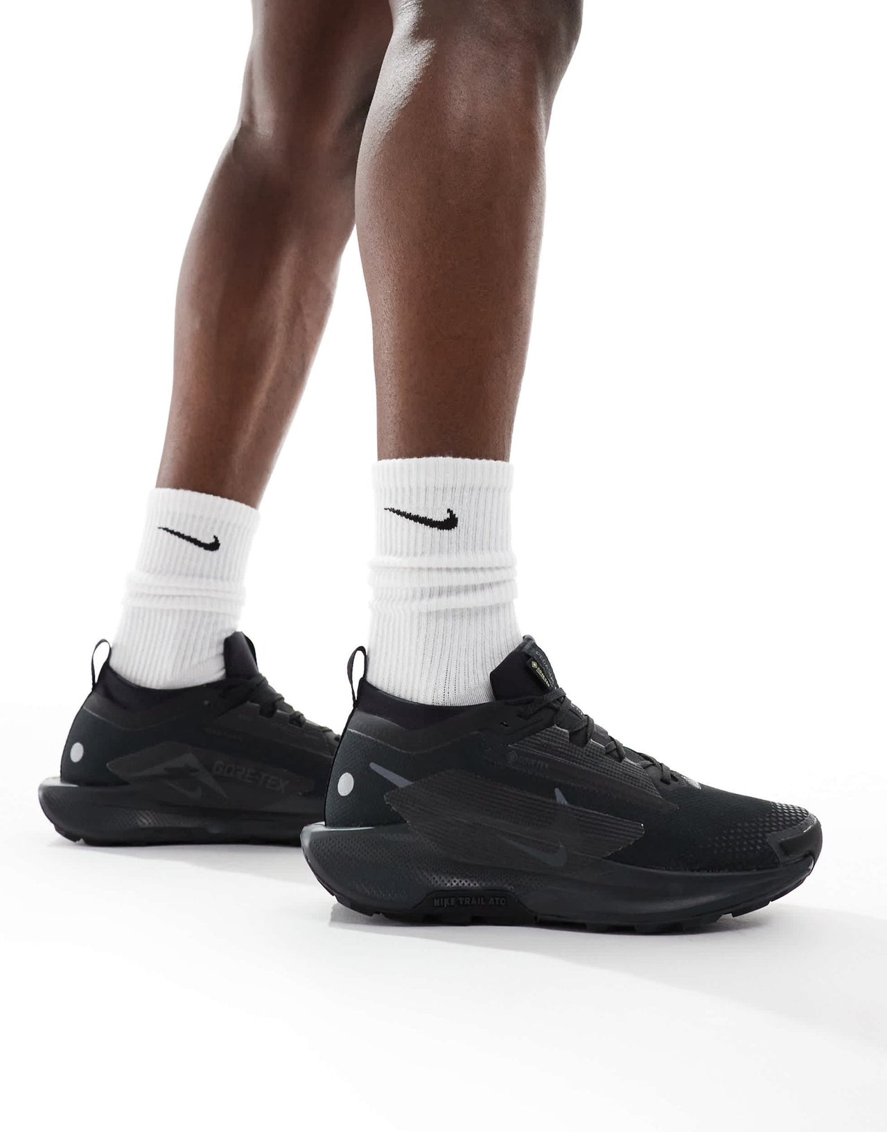 Nike Running ReactX Pegasus Trail 5 Gore - Tex trainers in black - ASOS Sample Sale