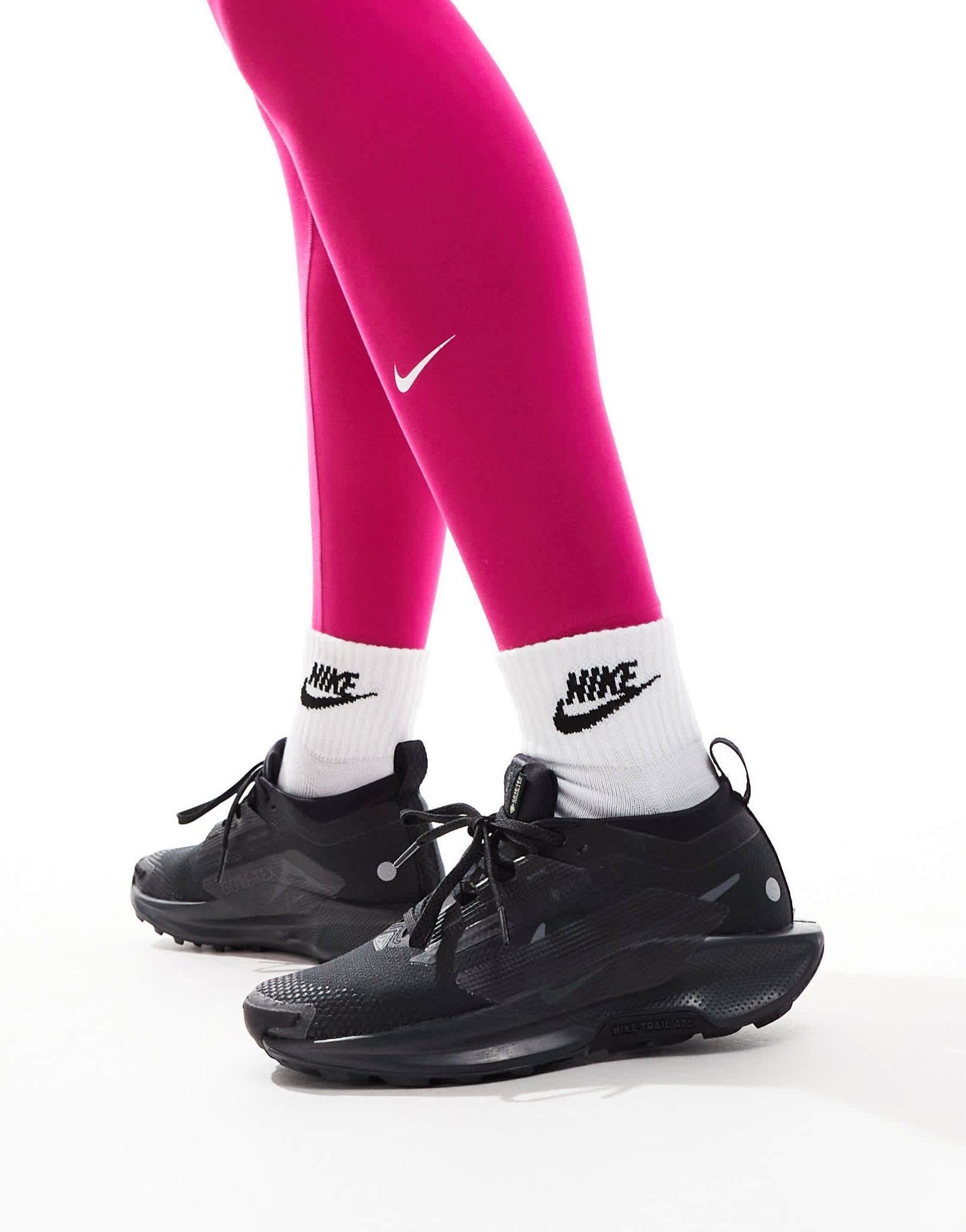 Nike Running ReactX Pegasus Trail 5 Gore - Tex trainers in black - ASOS Sample Sale