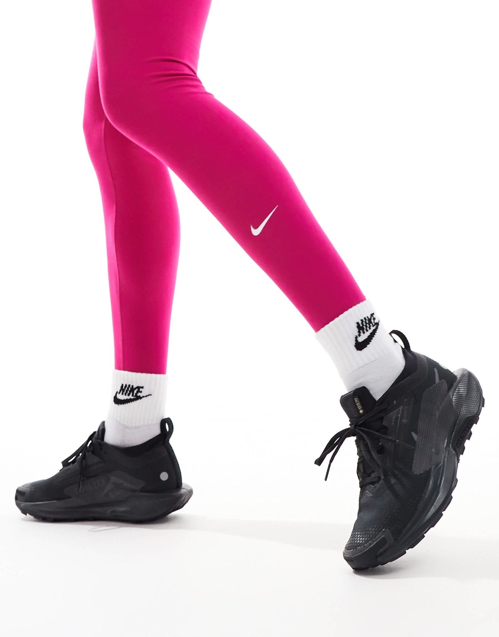 Nike Running ReactX Pegasus Trail 5 Gore - Tex trainers in black - ASOS Sample Sale
