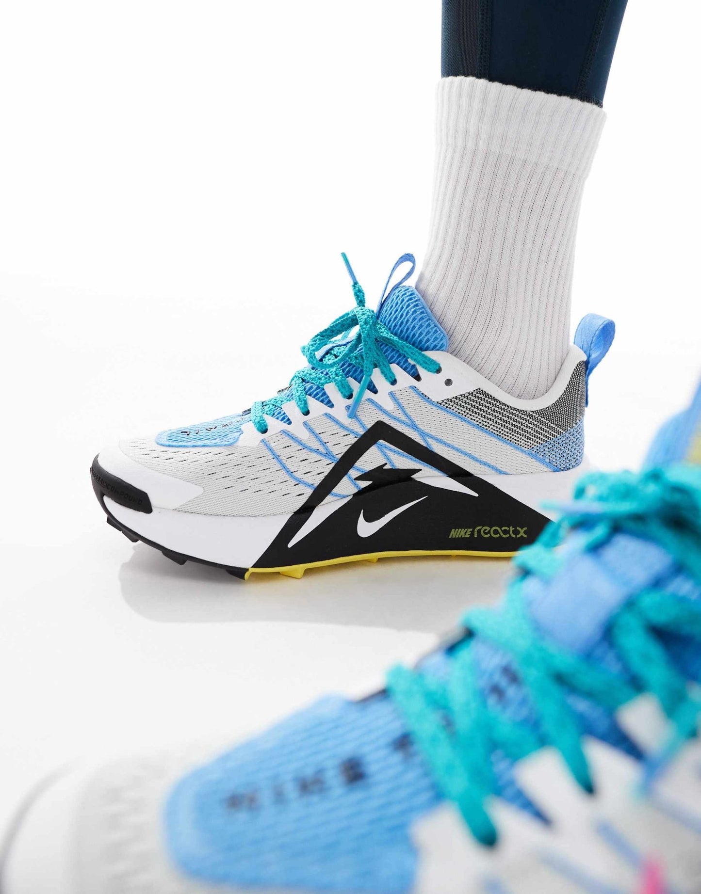 Nike Running ReactX Wildhorse trainers in white and blue - ASOS Sample Sale