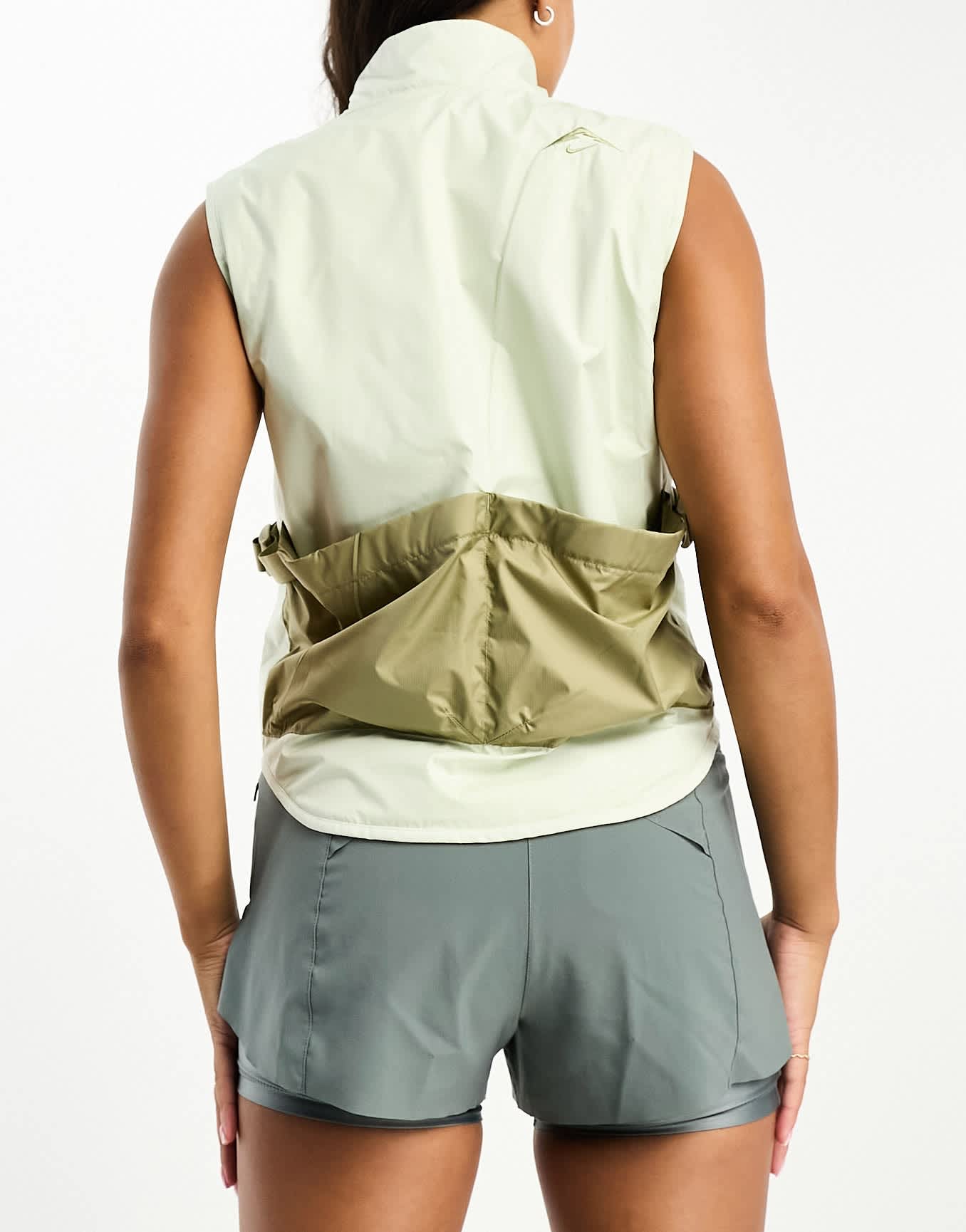 Nike Running Trail Repel vest in beige - ASOS Sample Sale