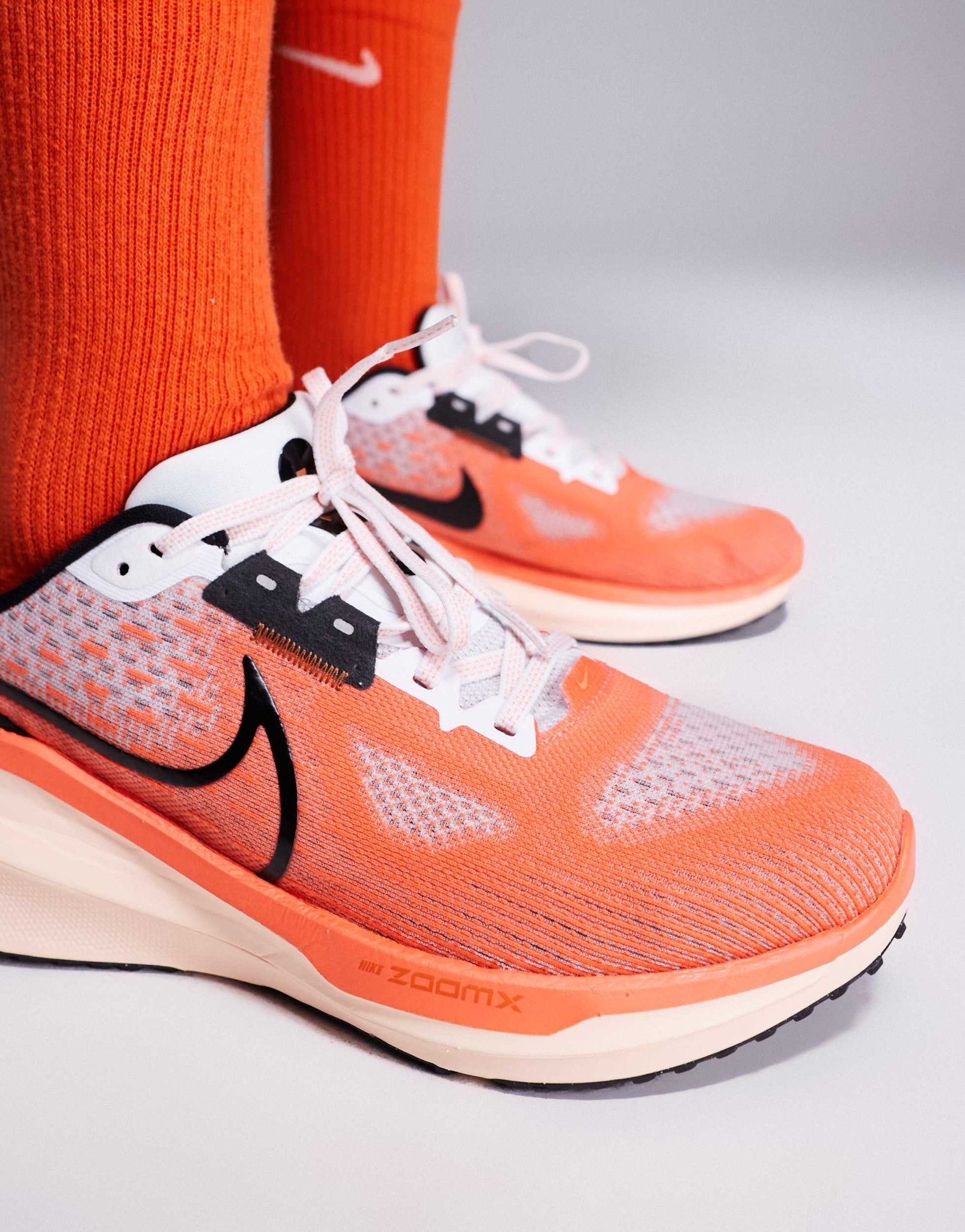 Nike Running Vomero 17 trainers in white and orange - ASOS Sample Sale