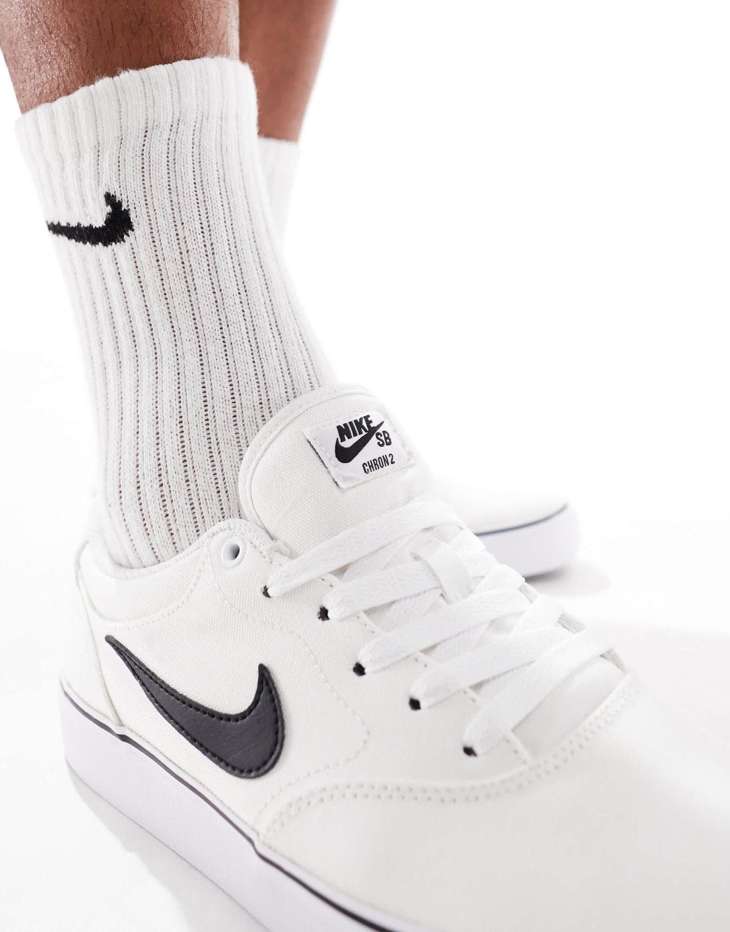Nike SB Chron 2 trainers in white - ASOS Sample Sale