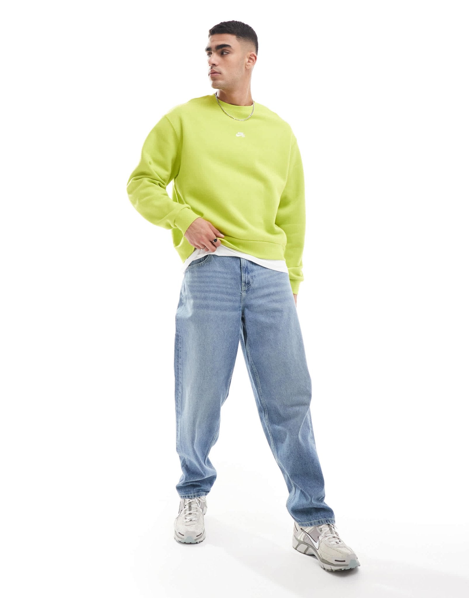 Nike SB essential logo crew neck sweatshirt in cactus green - ASOS Sample Sale