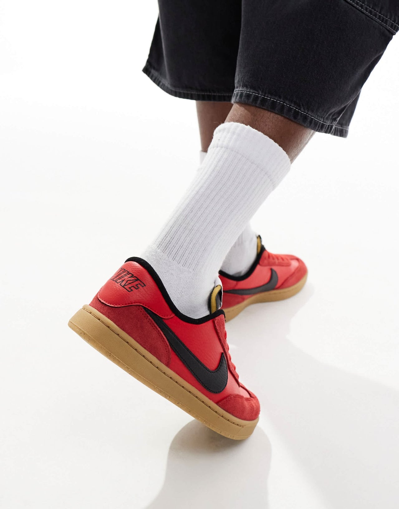 Nike SB FC Classic trainers in red and black - ASOS Sample Sale