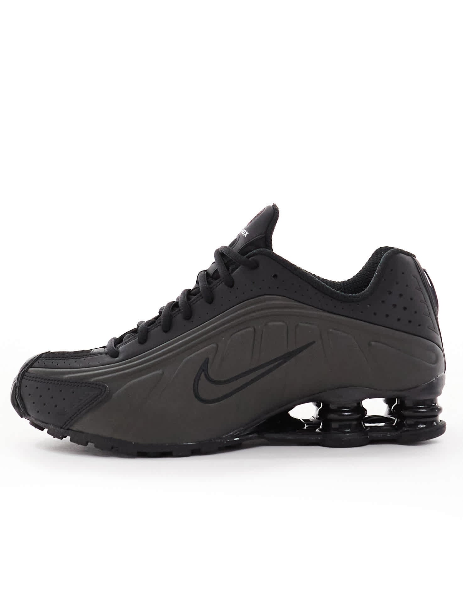 Nike Shox R4 trainers in black - ASOS Sample Sale