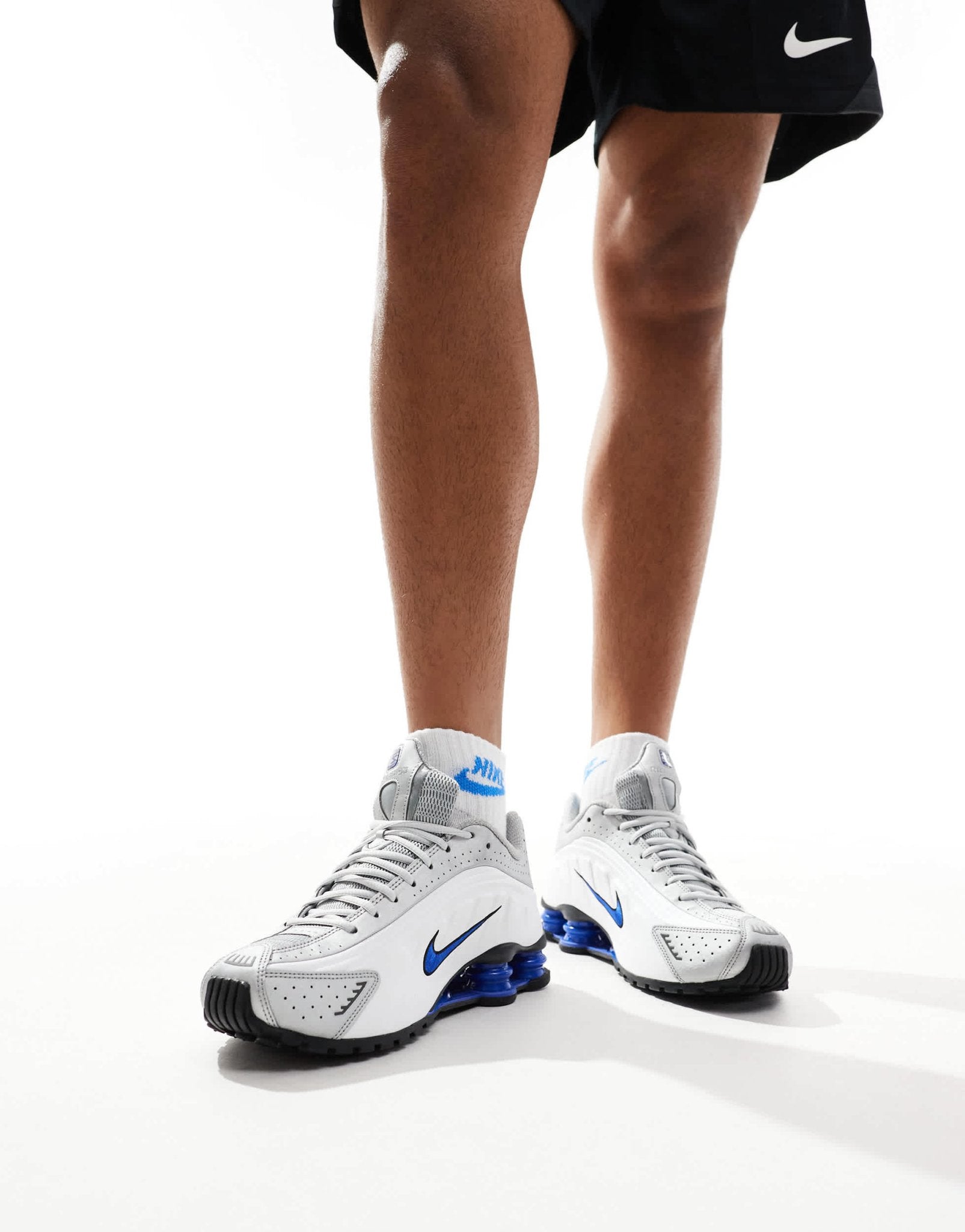 Nike Shox R4 trainers in white and metallic silver - ASOS Sample Sale