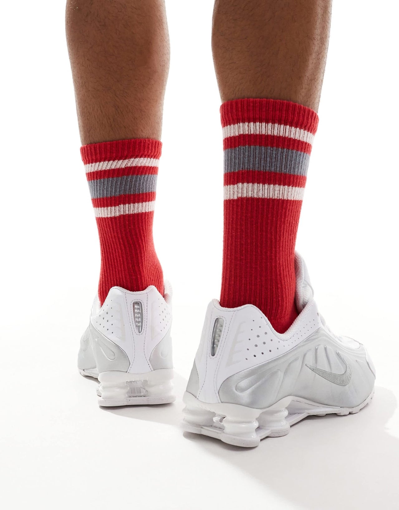 Nike Shox R4 trainers in white and metallic silver - ASOS Sample Sale