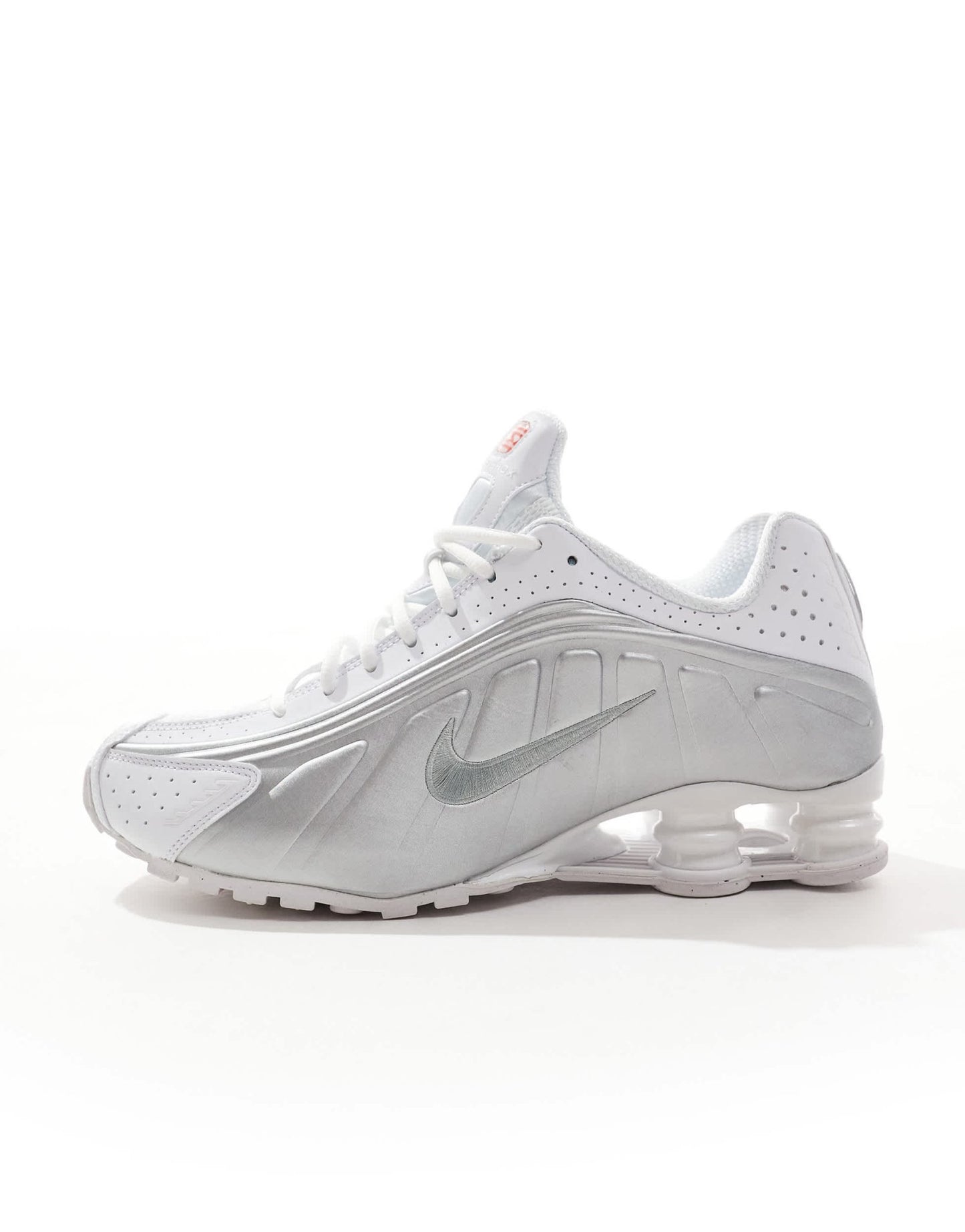 Nike Shox R4 trainers in white and metallic silver - ASOS Sample Sale