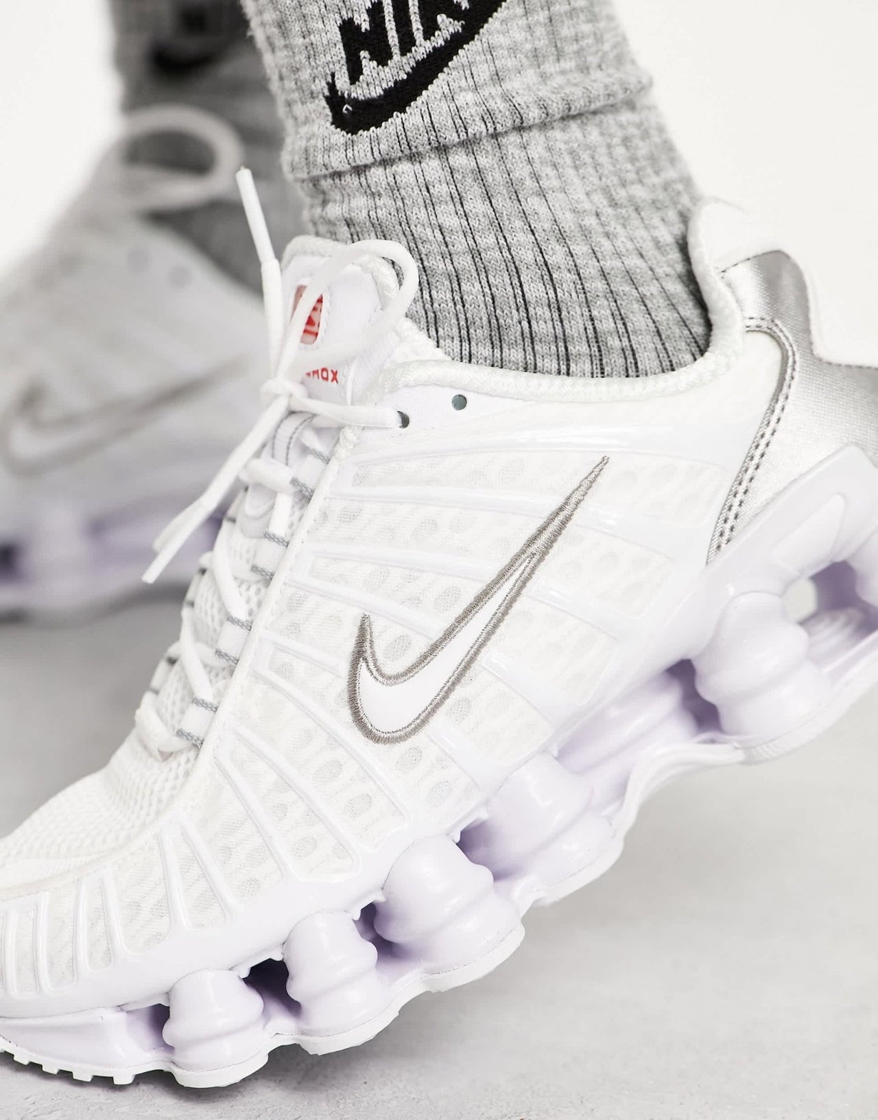Nike Shox TL trainers in white - ASOS Sample Sale