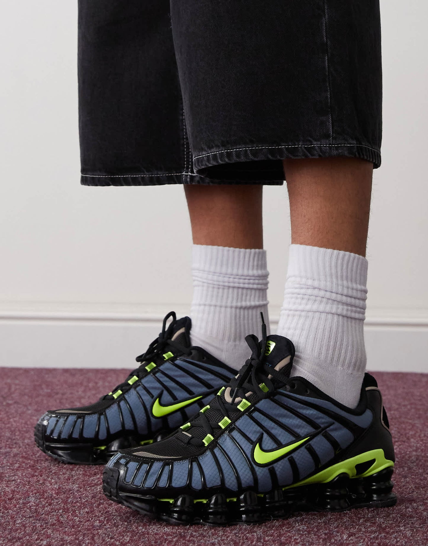 Nike Shox TL unisex trainers in blue, black and green - ASOS Sample Sale