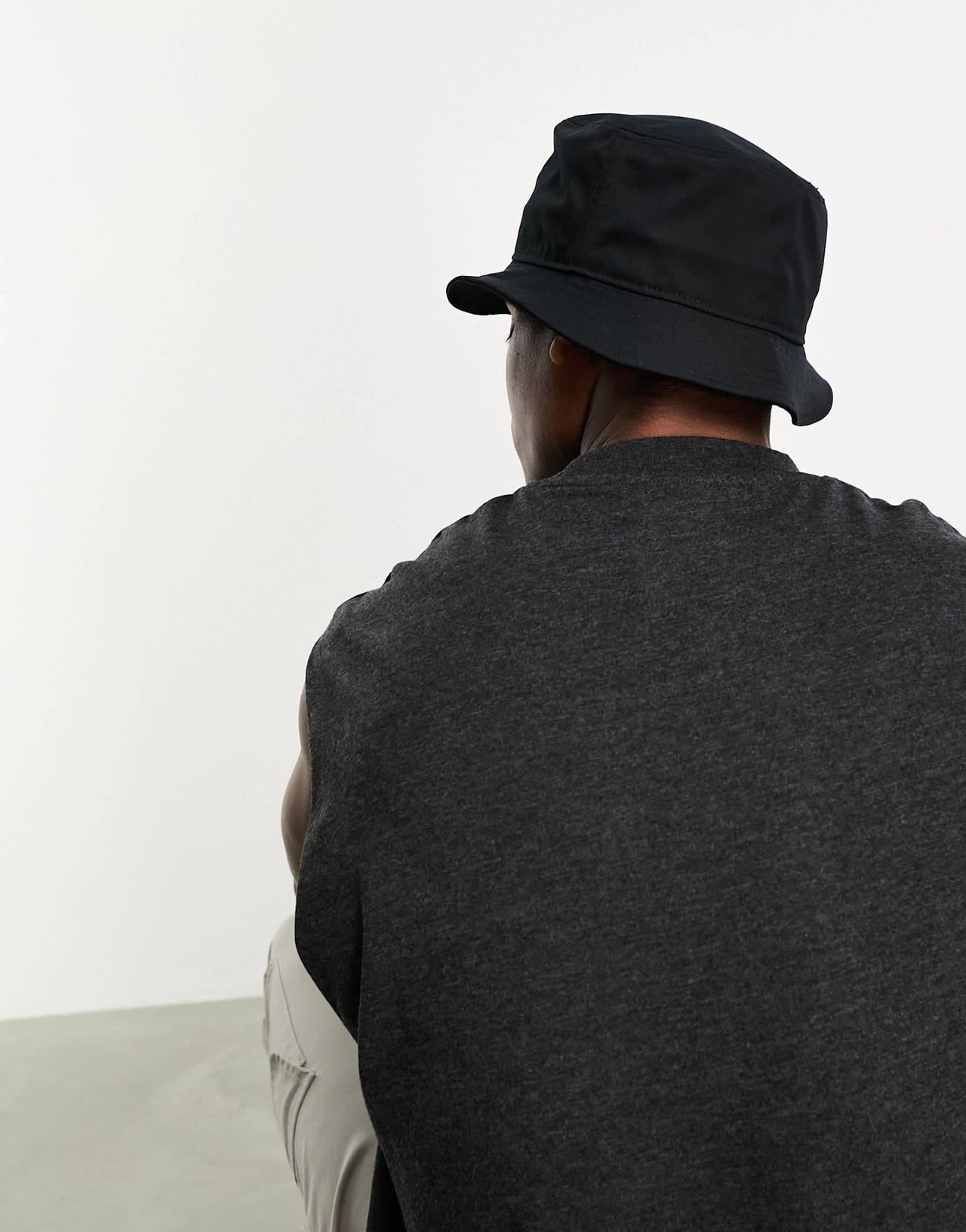 Nike Swoosh bucket hat in black - ASOS Sample Sale