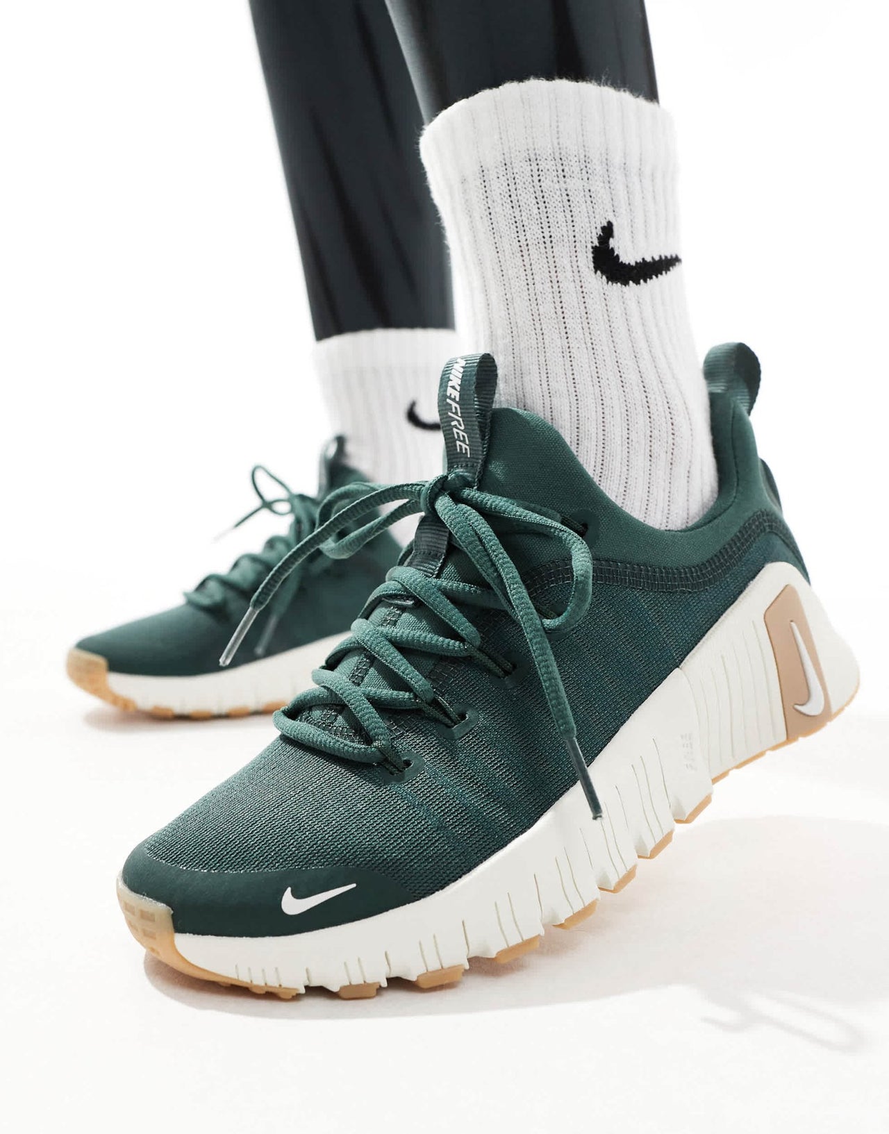 Nike Training Free Metcon 6 trainers in dark green and white - ASOS Sample Sale