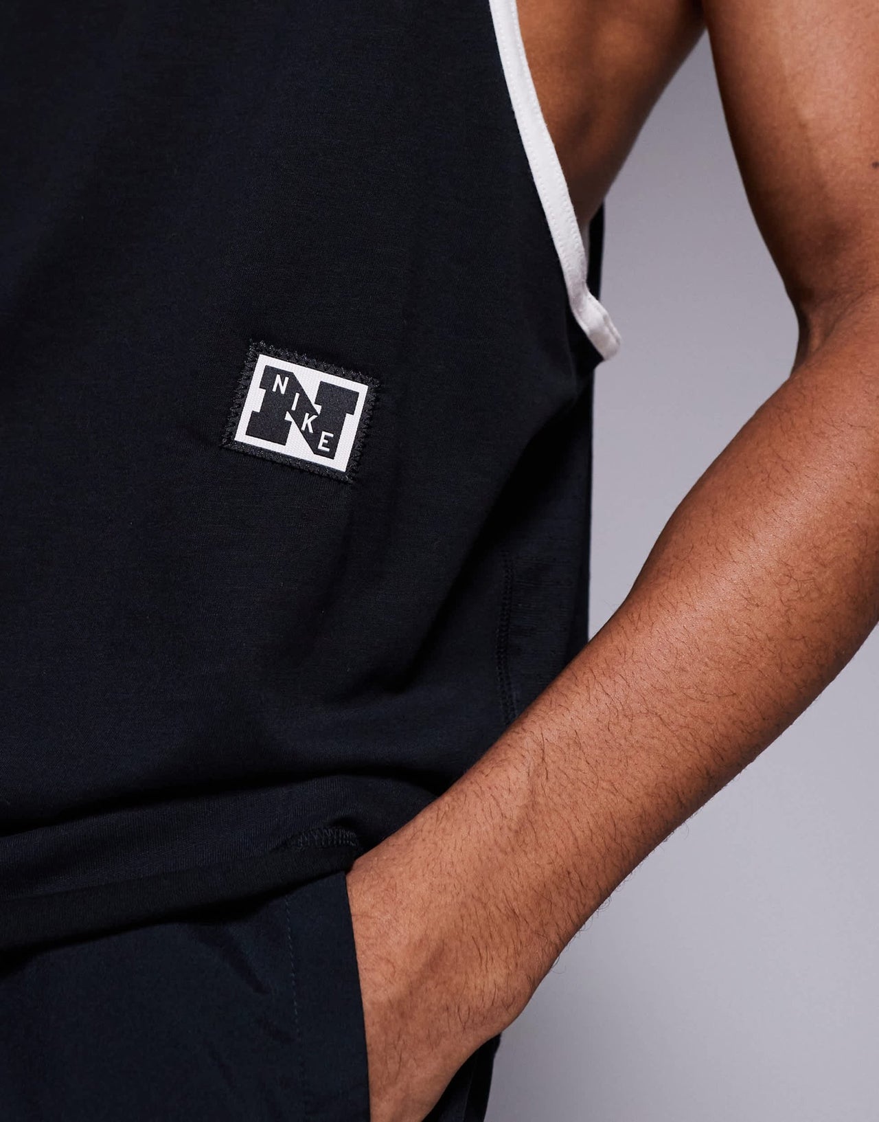 Nike Training Heritage vest in black - ASOS Sample Sale