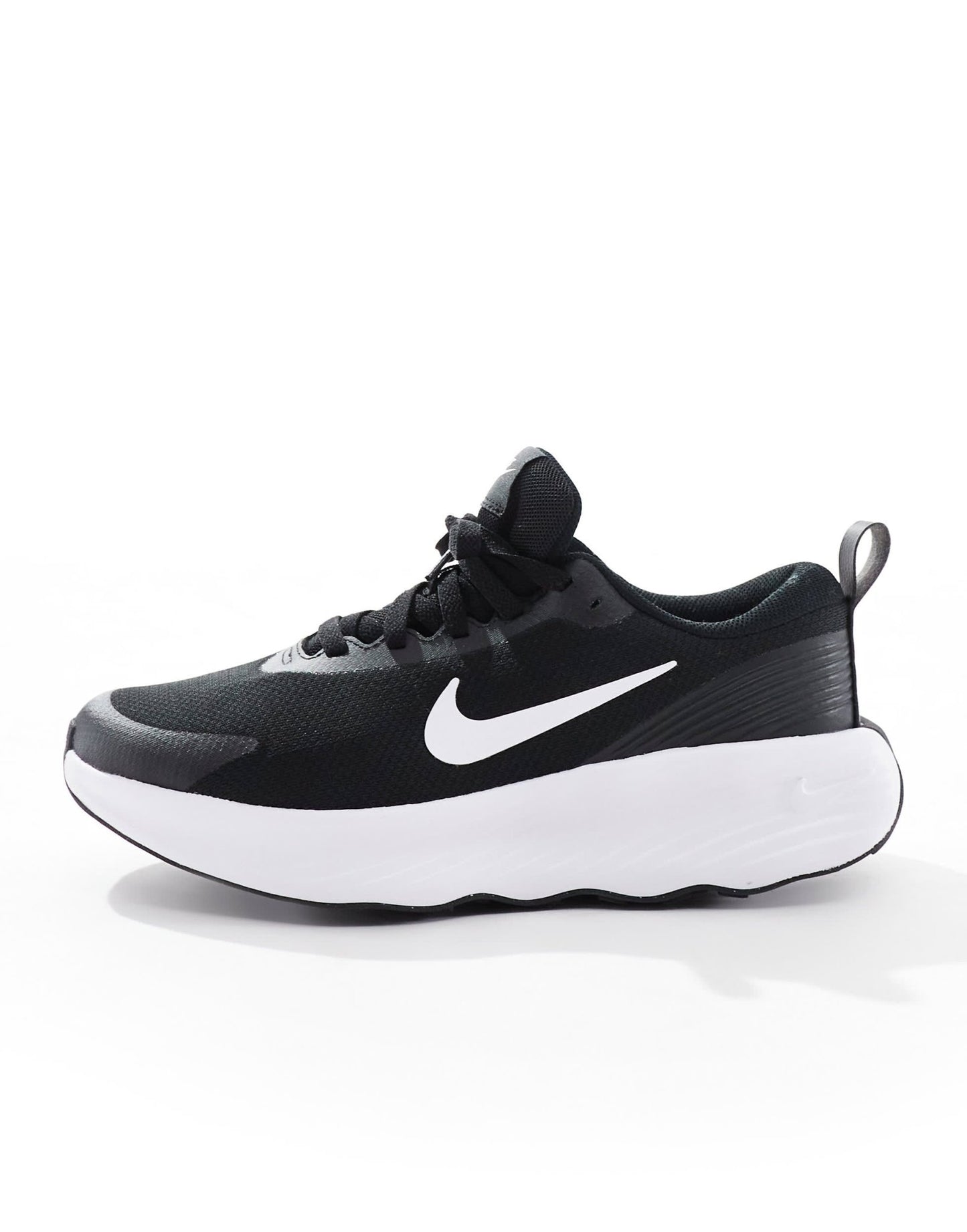 Nike Training Legend Essential 4 trainers in black and white - ASOS Sample Sale
