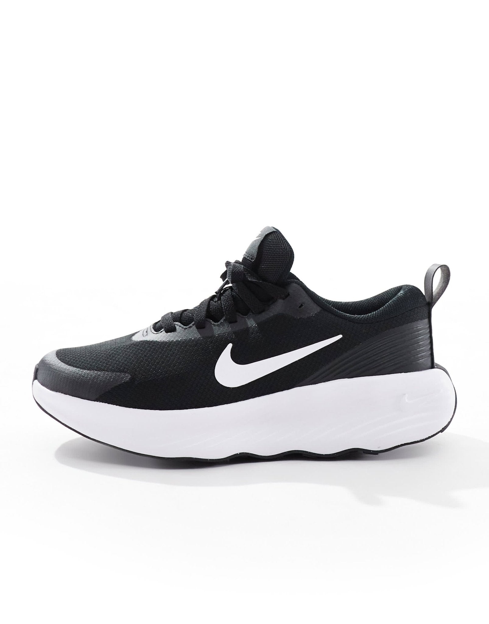 Nike Training Legend Essential 4 trainers in black and white - ASOS Sample Sale
