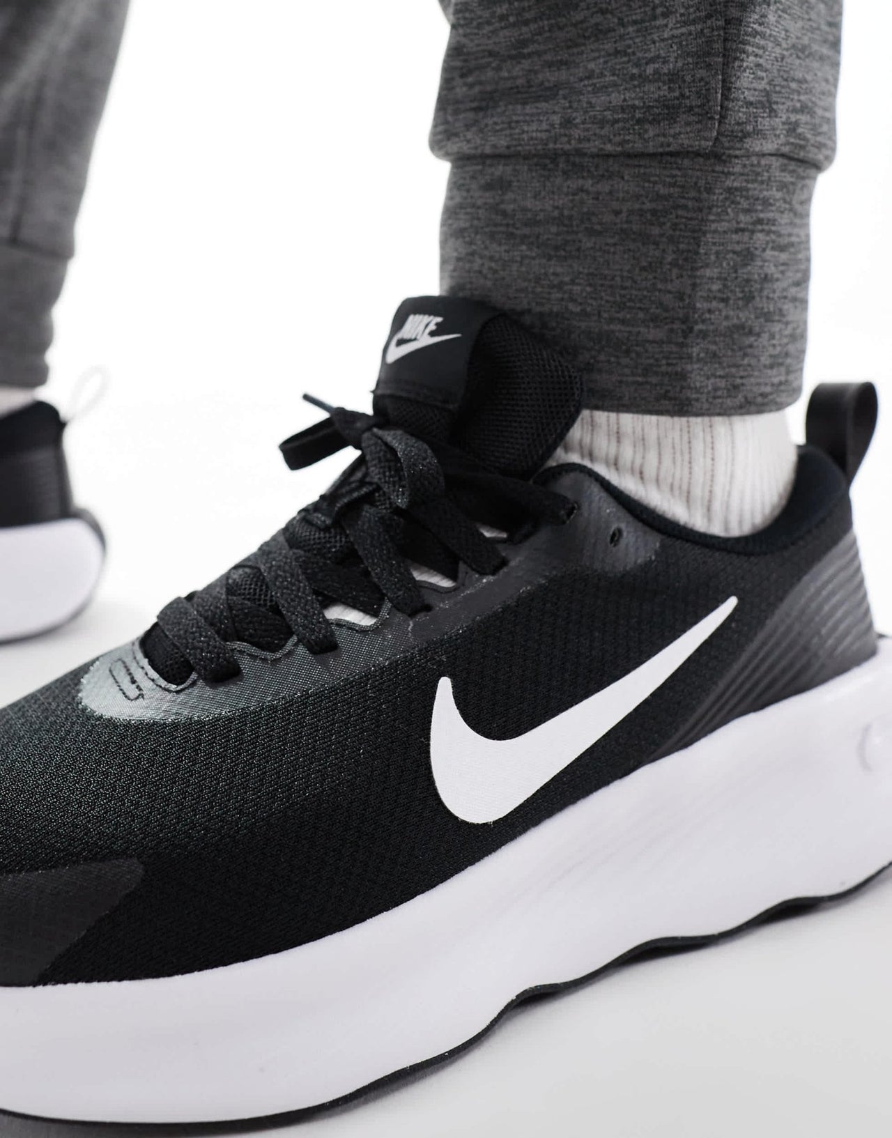 Nike Training Legend Essential 4 trainers in black and white - ASOS Sample Sale