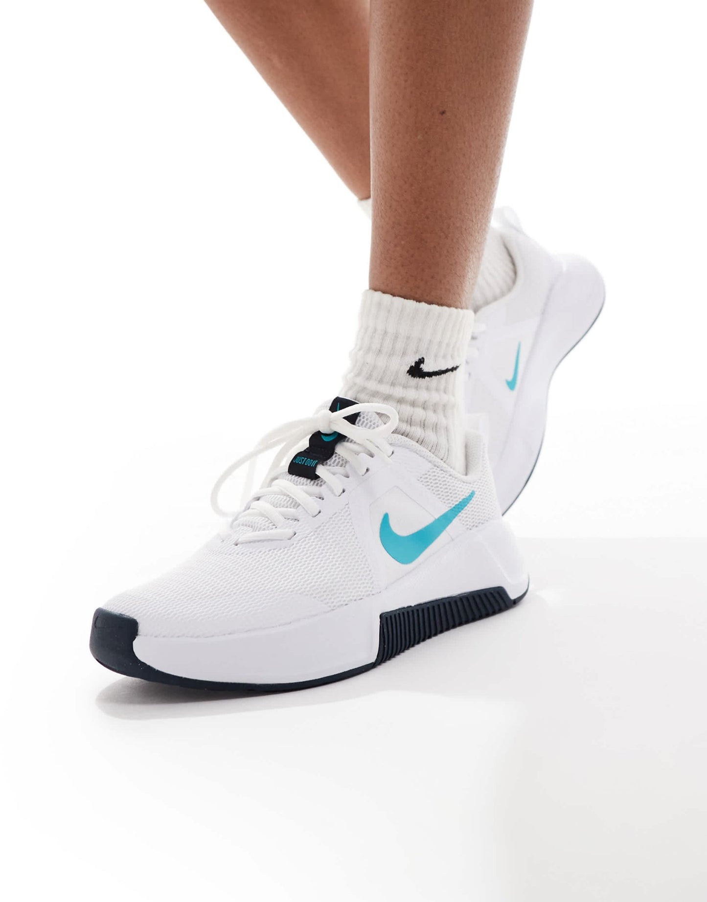 Nike Training MC 3 trainers in white and blue - ASOS Sample Sale