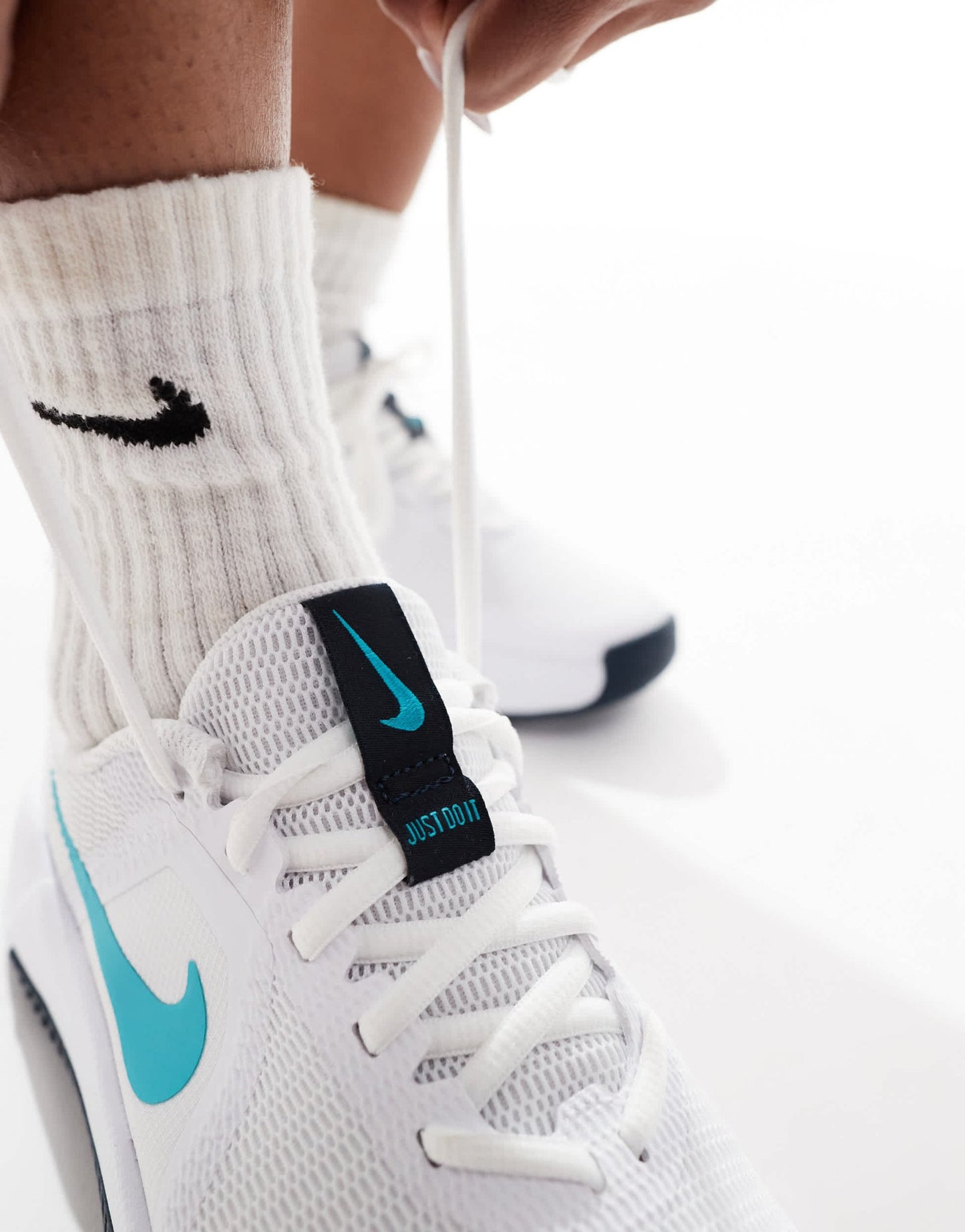 Nike Training MC 3 trainers in white and blue - ASOS Sample Sale
