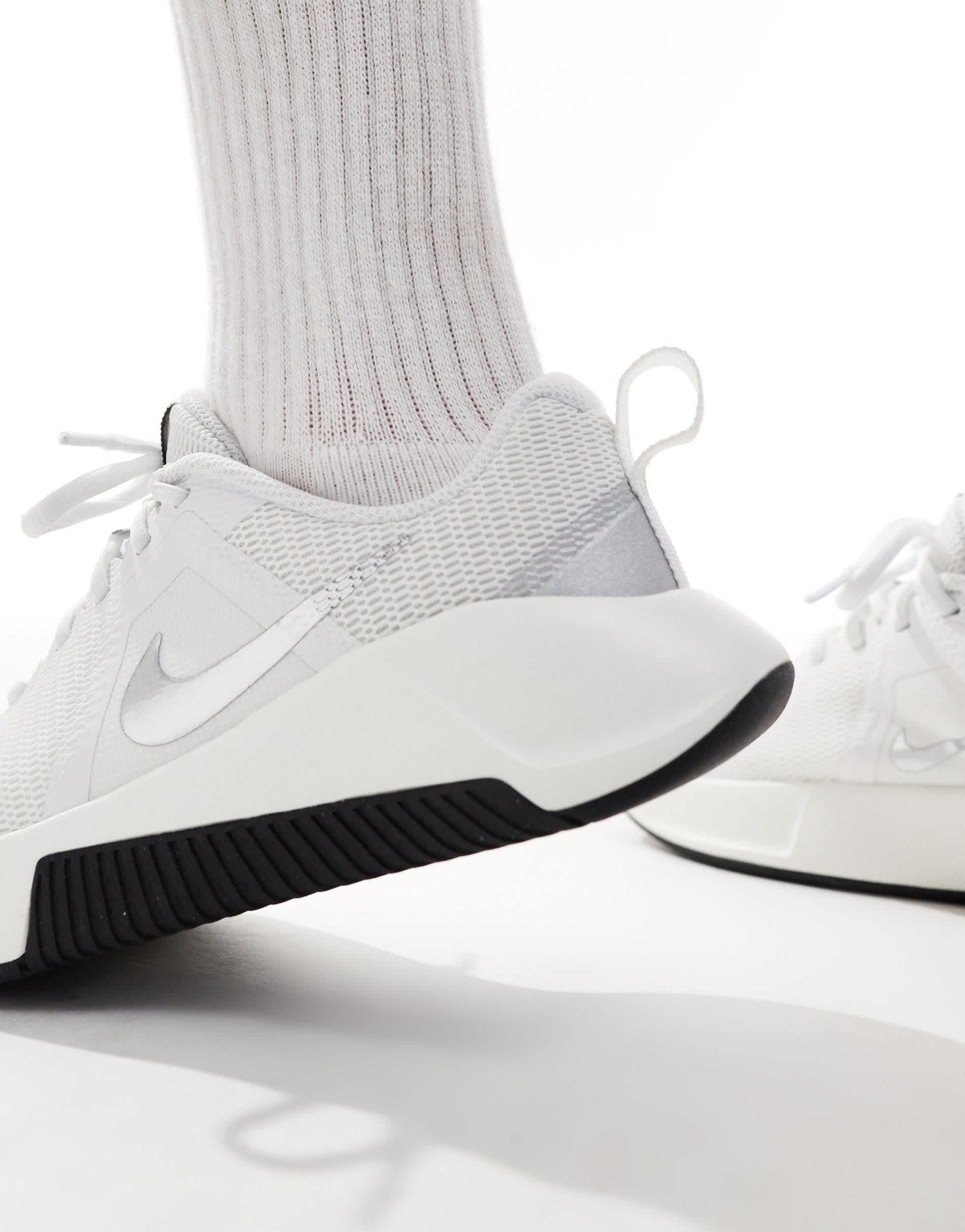 Nike Training MC 3 trainers in white and silver - ASOS Sample Sale