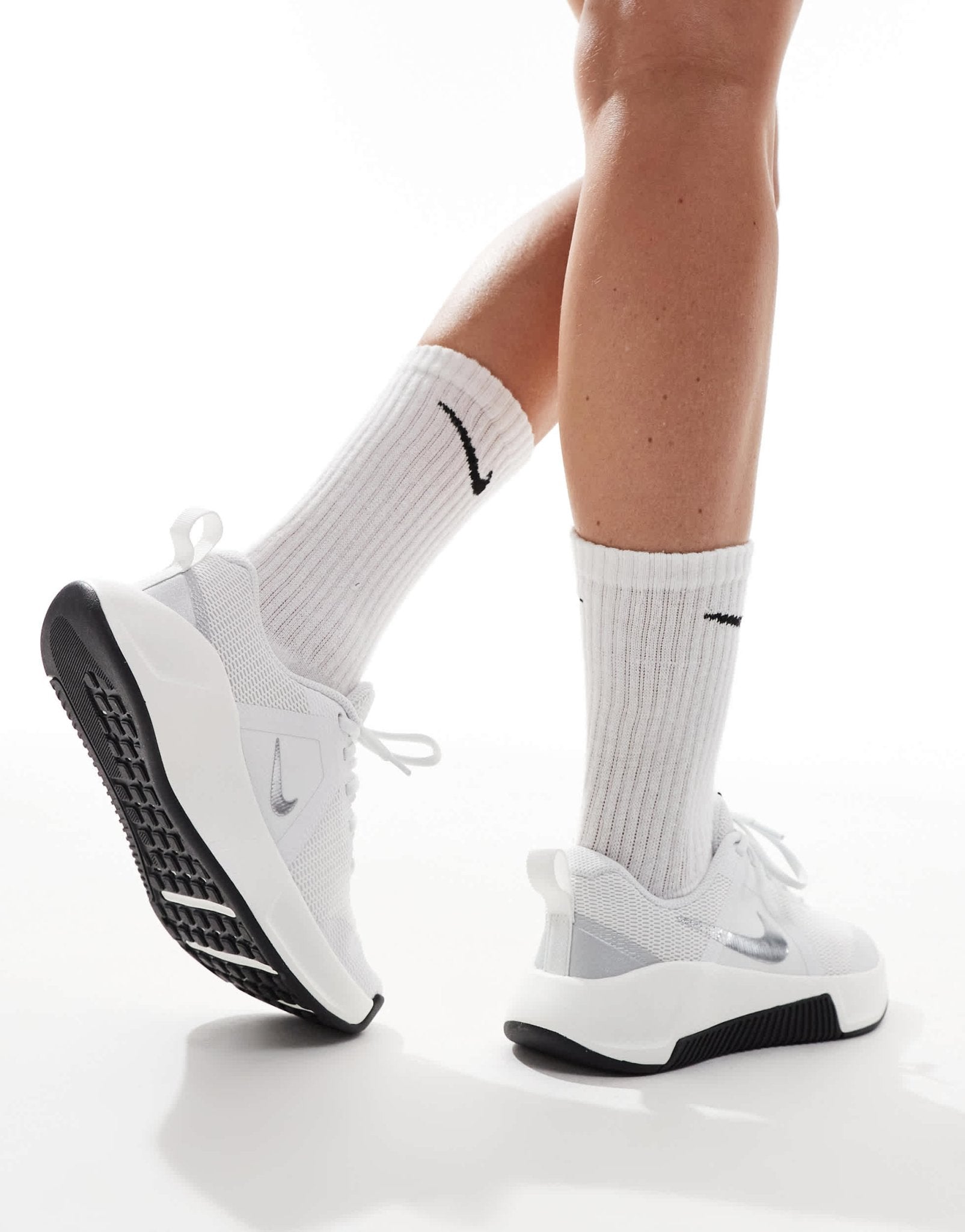 Nike Training MC 3 trainers in white and silver - ASOS Sample Sale