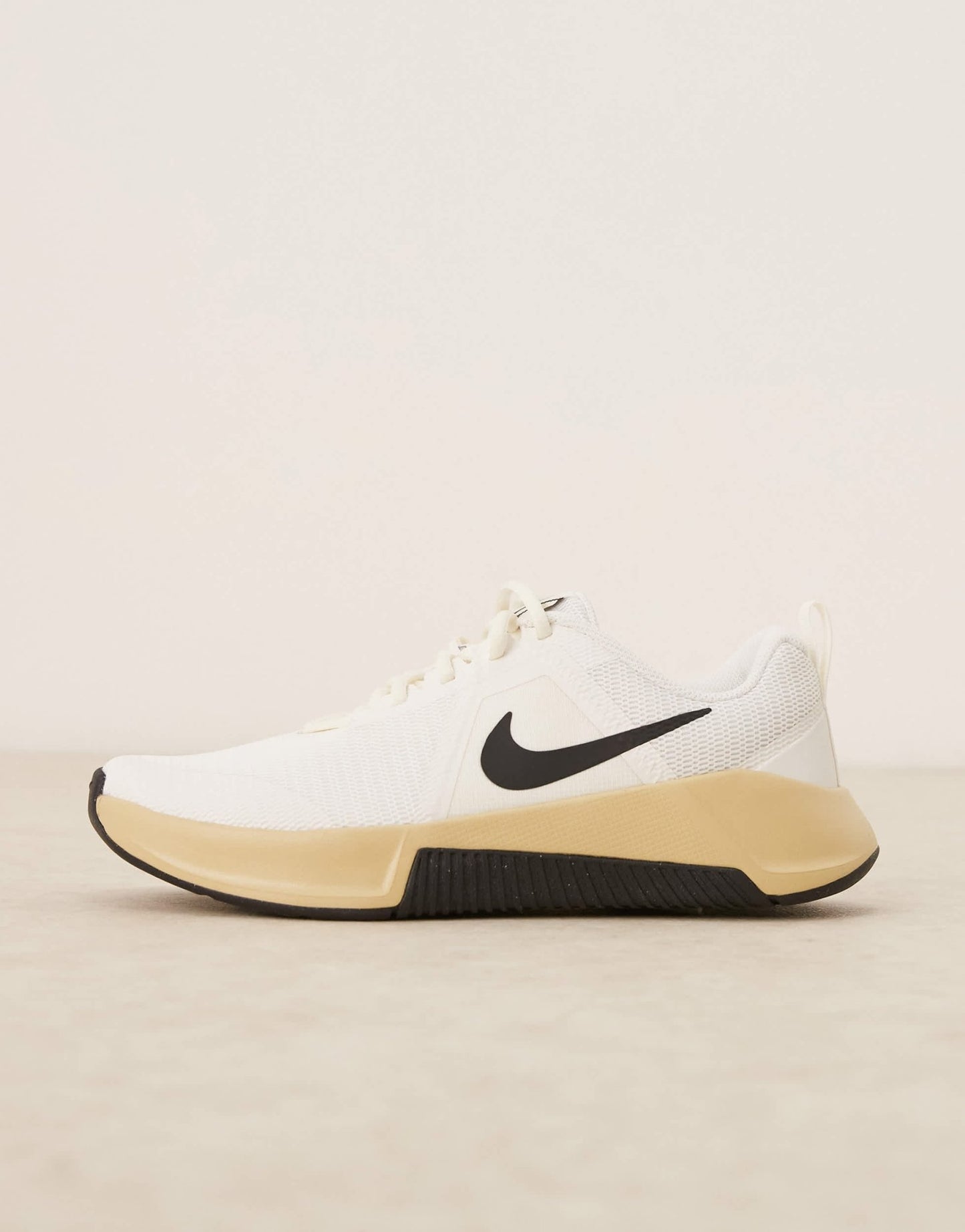 Nike Training MC Trainer 3 trainers in off white and black - ASOS Sample Sale