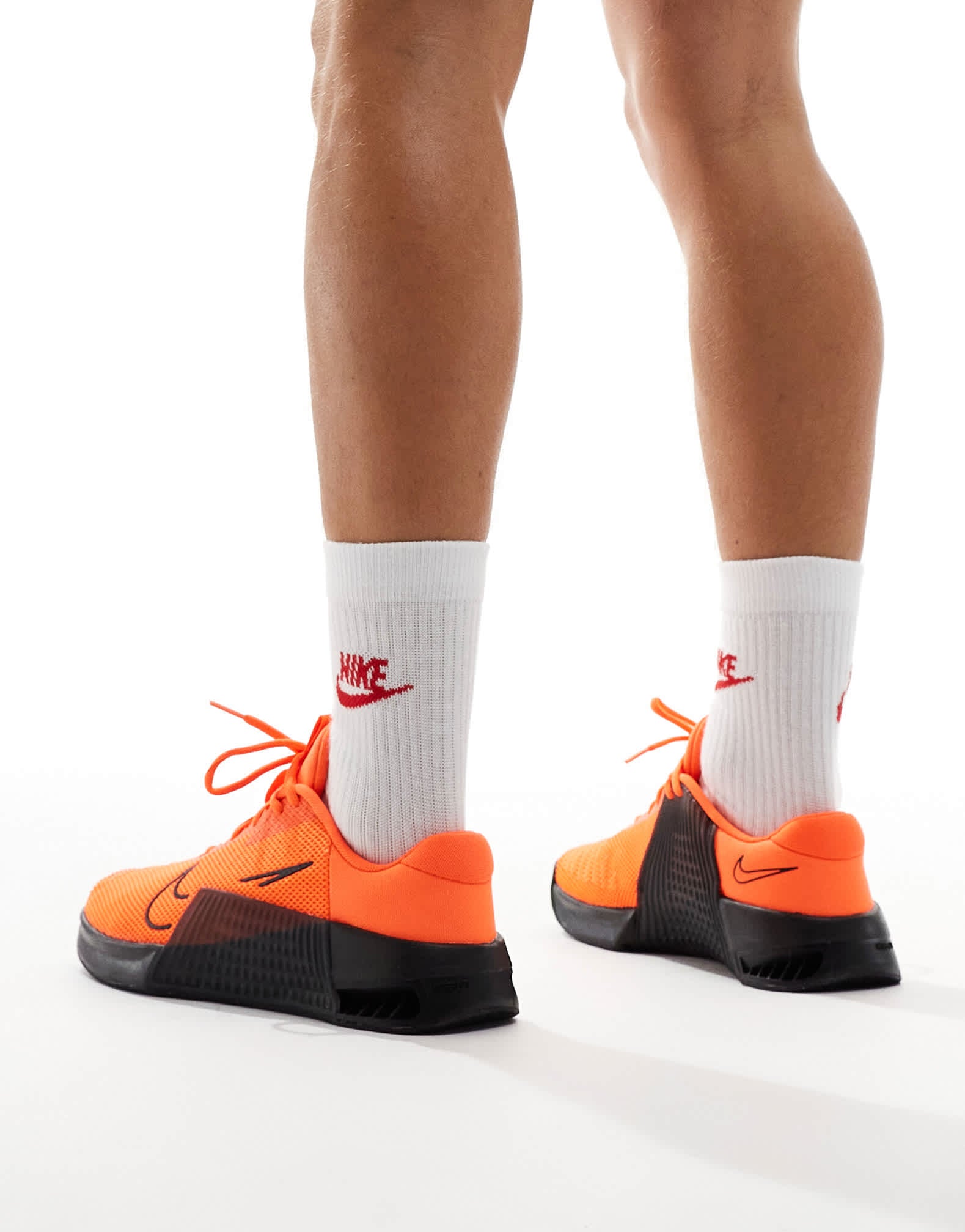 Nike Training Metcon 9 trainers in orange and black - ASOS Sample Sale
