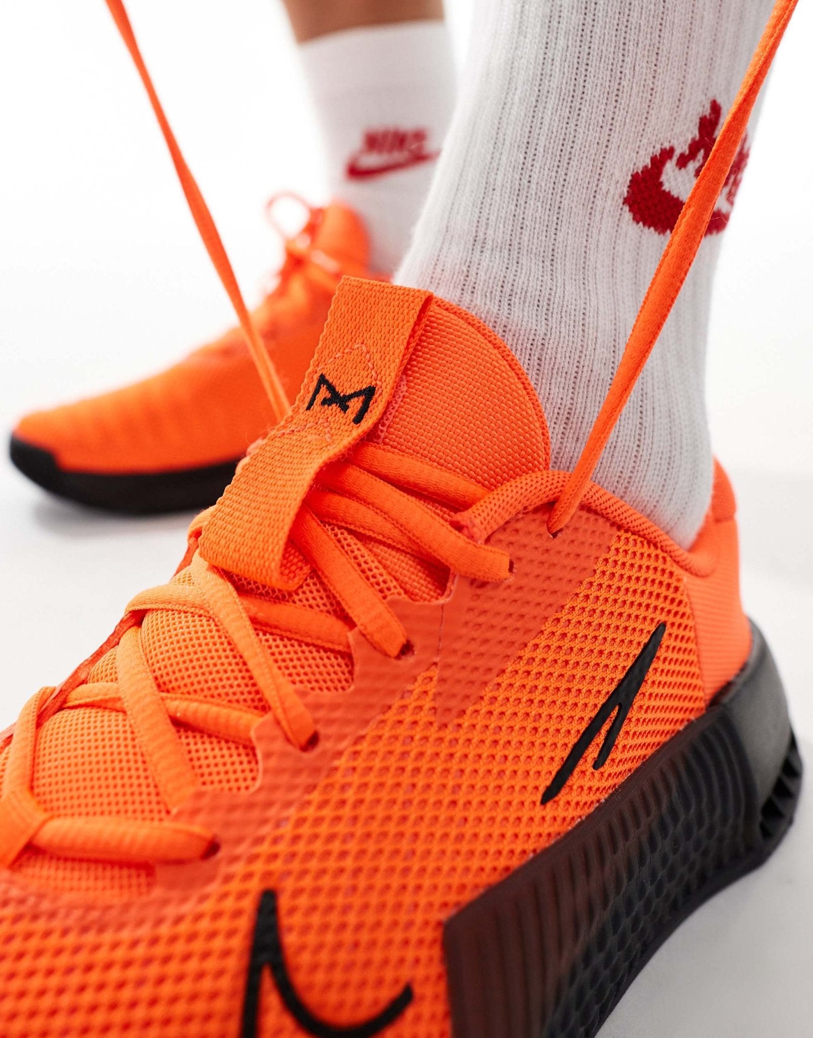 Nike Training Metcon 9 trainers in orange and black - ASOS Sample Sale