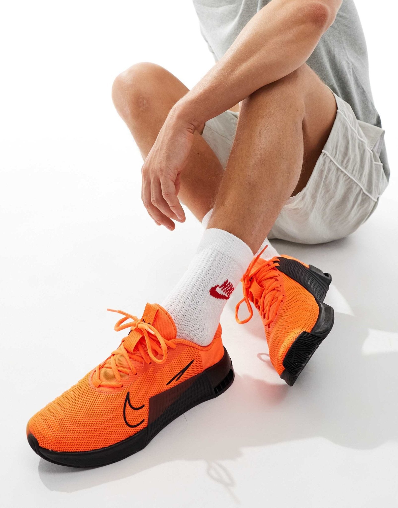 Nike Training Metcon 9 trainers in orange and black - ASOS Sample Sale