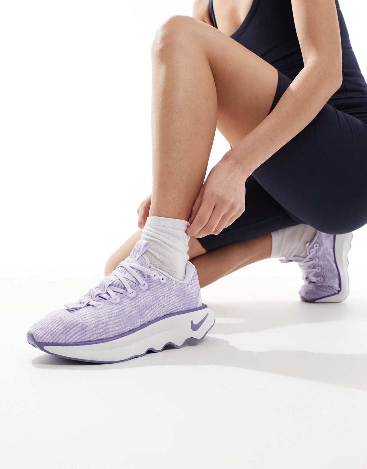 Nike Training Motiva trainers in lilac and white - ASOS Sample Sale