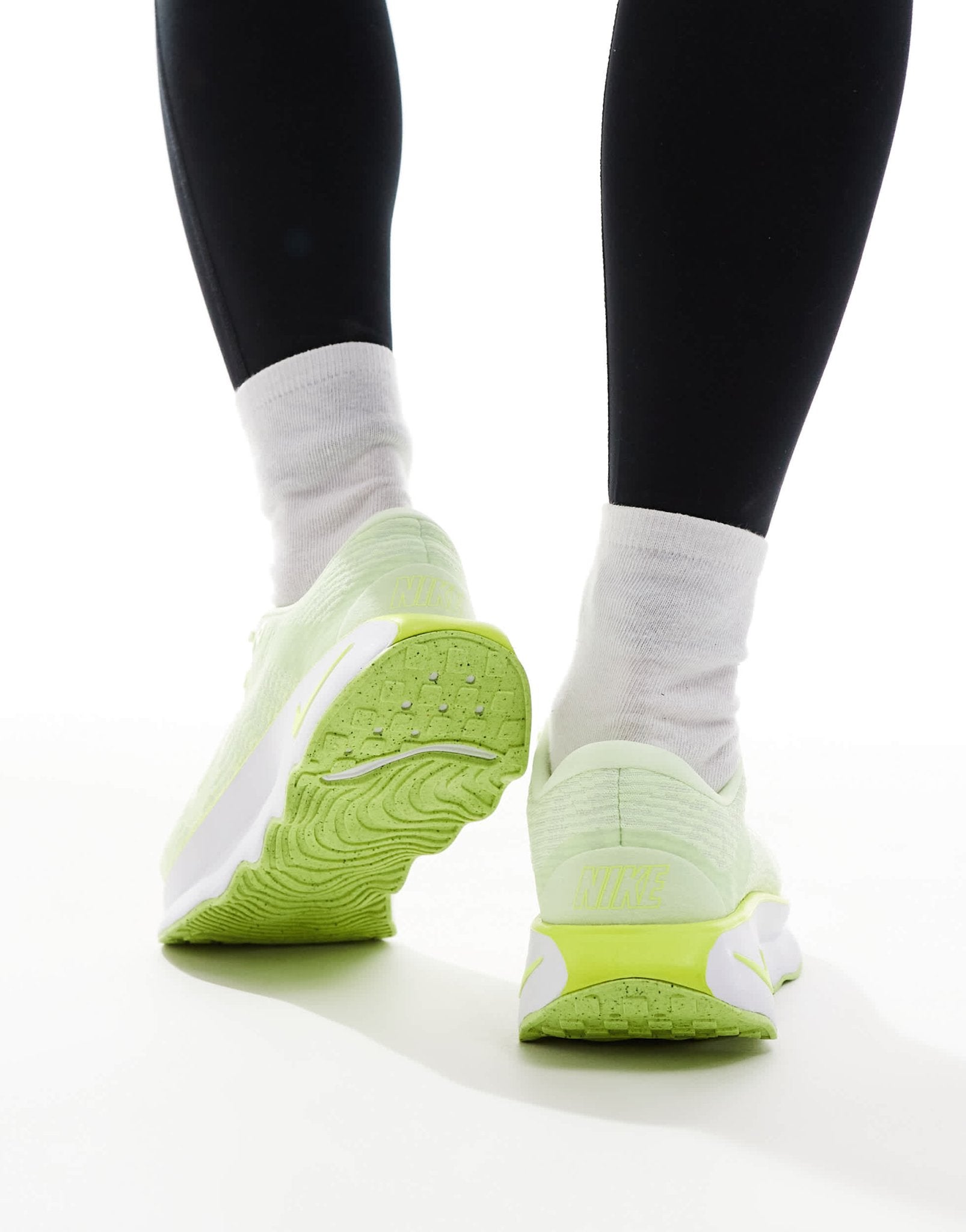 Nike Training Motiva trainers in lime green and white - ASOS Sample Sale