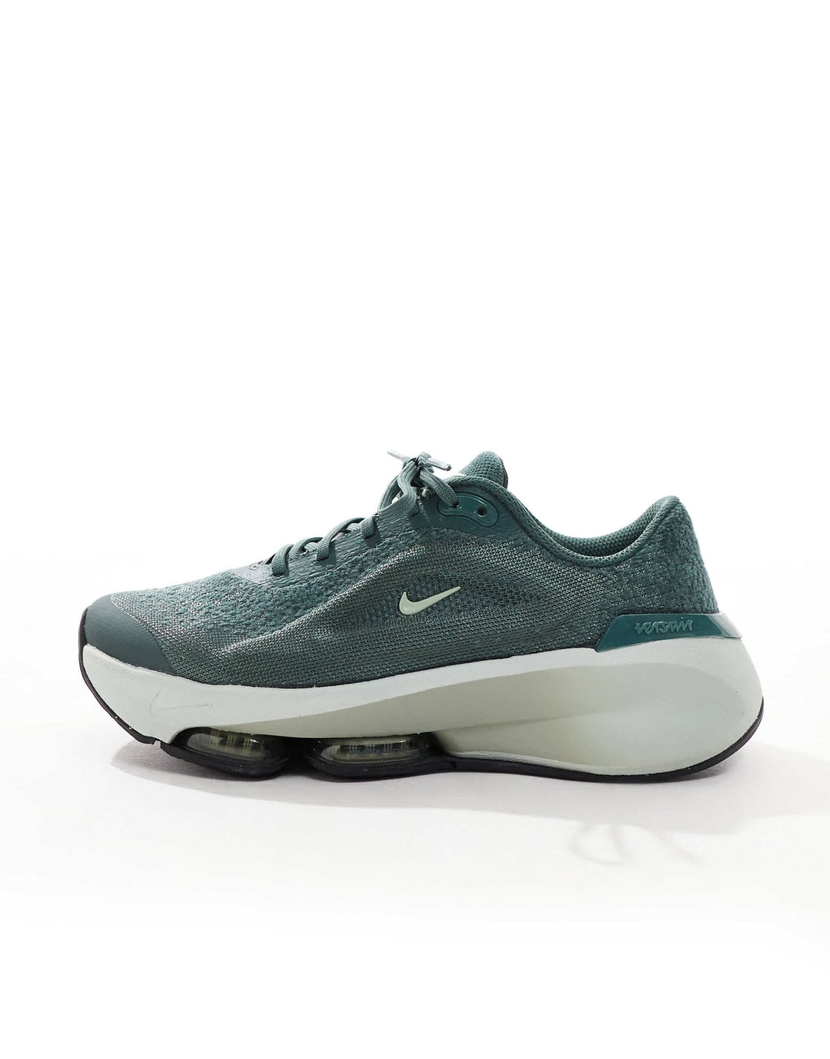 Nike Training Versair trainers in green - ASOS Sample Sale