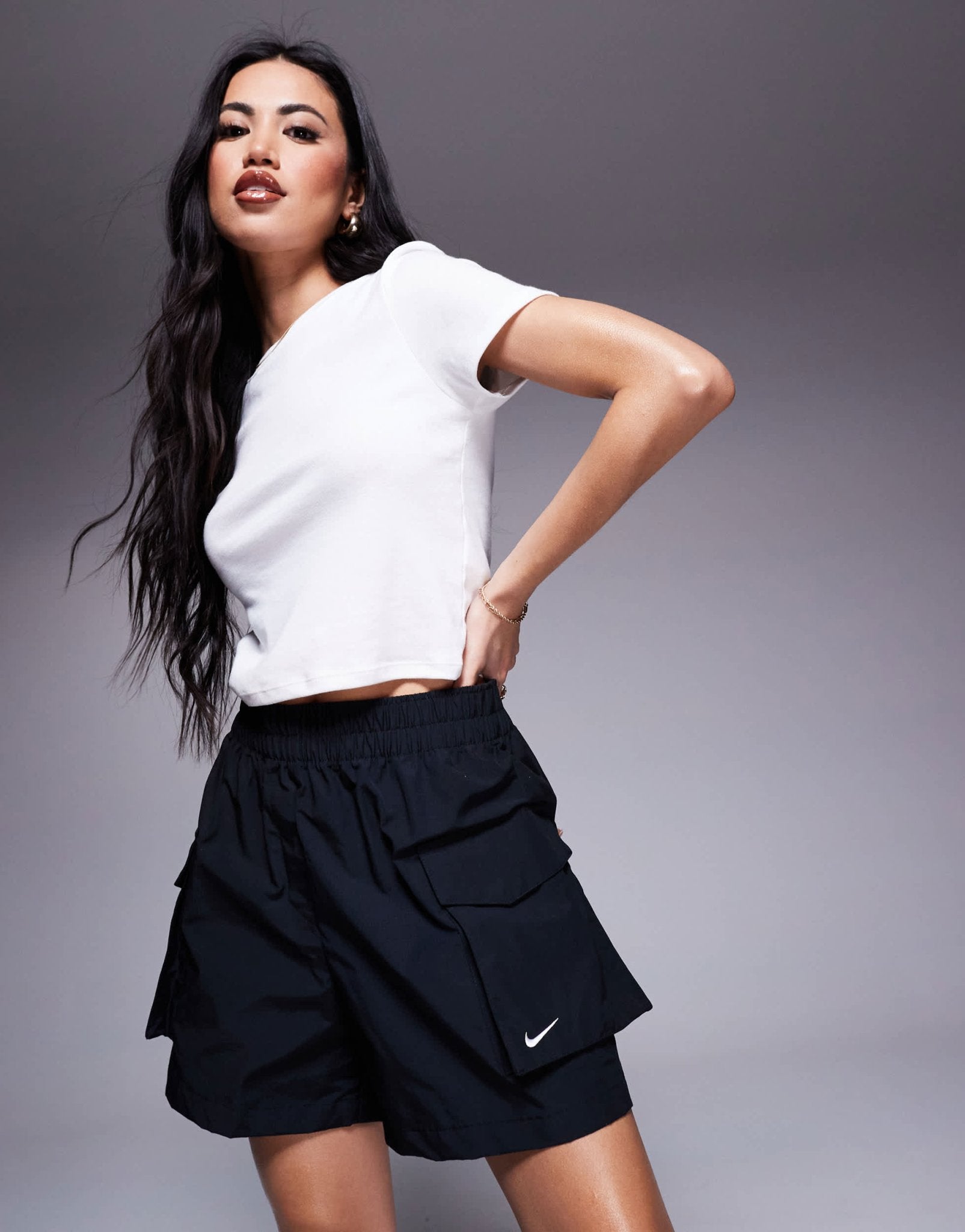 Nike Trend Essential 5inch cargo shorts in black - ASOS Sample Sale