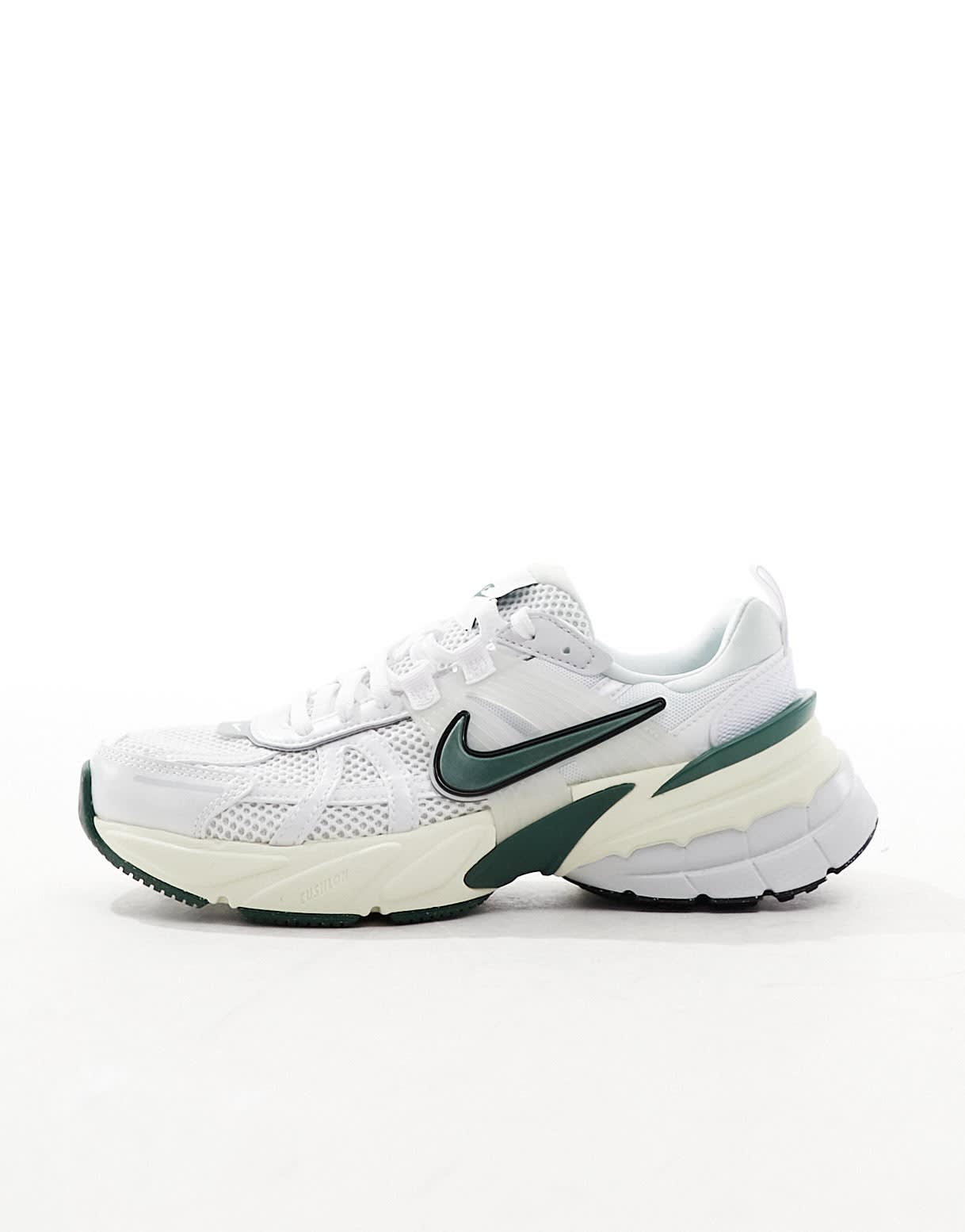 Nike V2K Run trainers in white and green - ASOS Sample Sale
