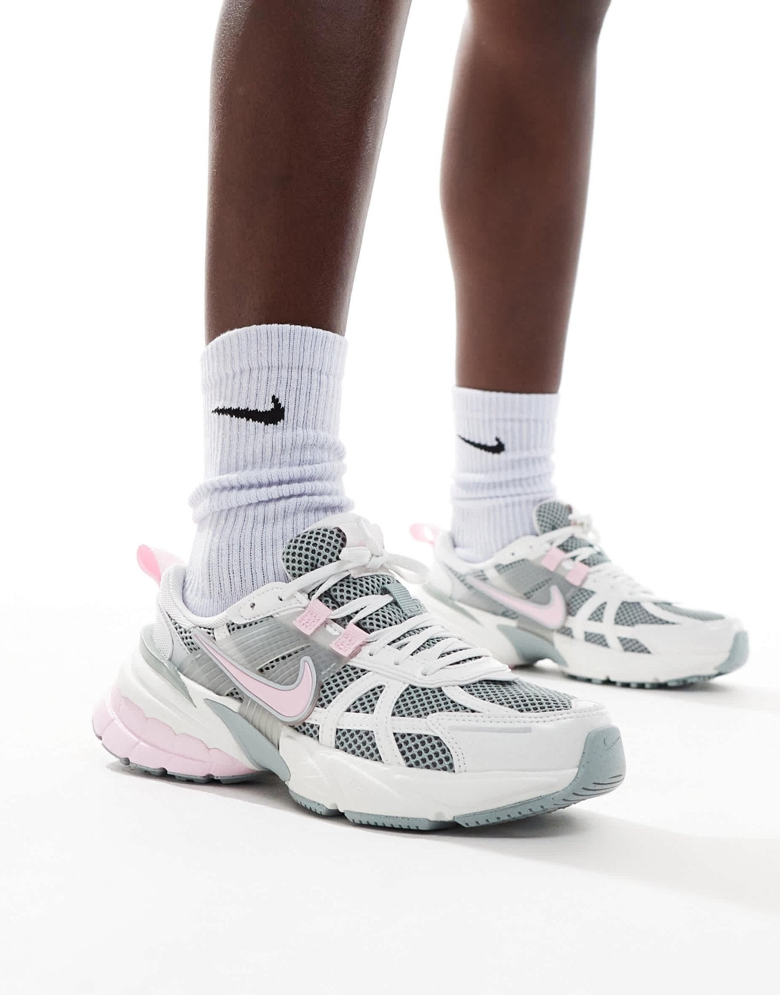 Nike V2K Run trainers in white and pink - ASOS Sample Sale
