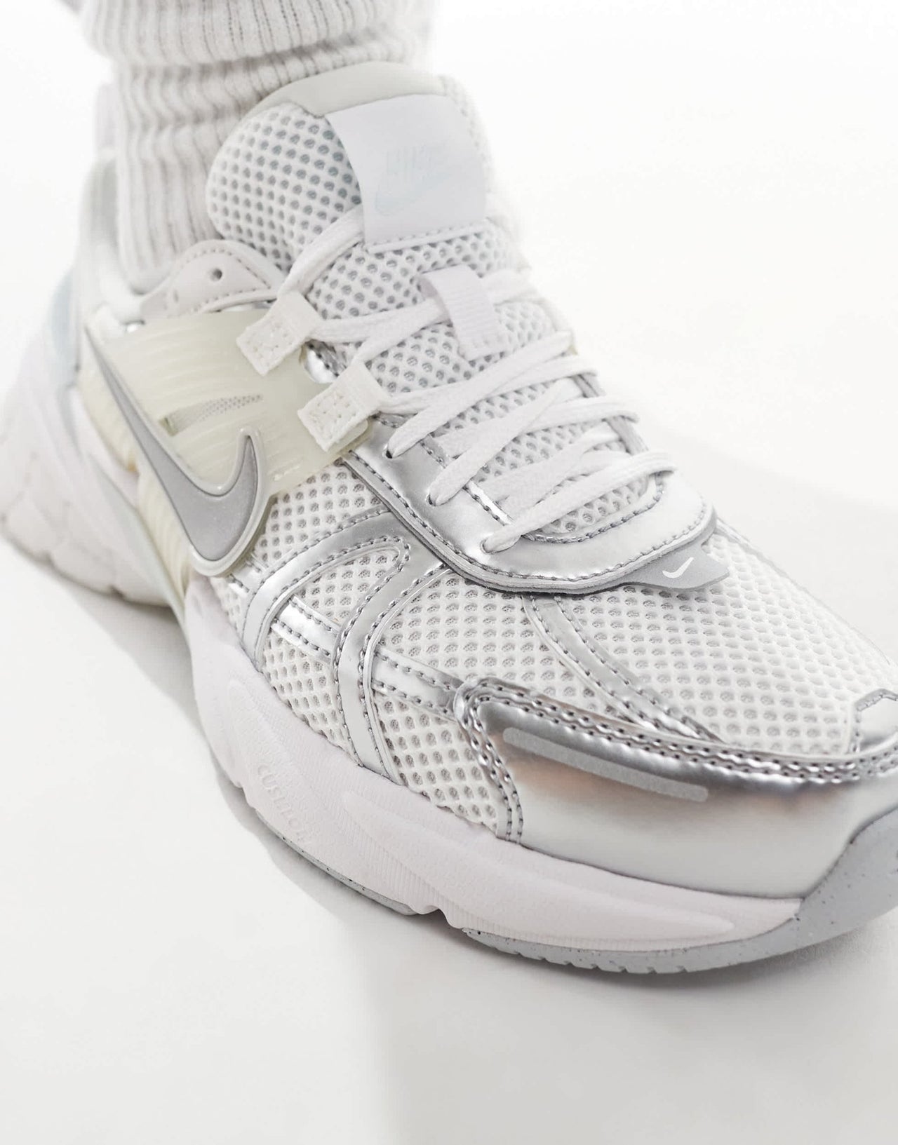 Nike V2K Run trainers in white and silver - ASOS Sample Sale