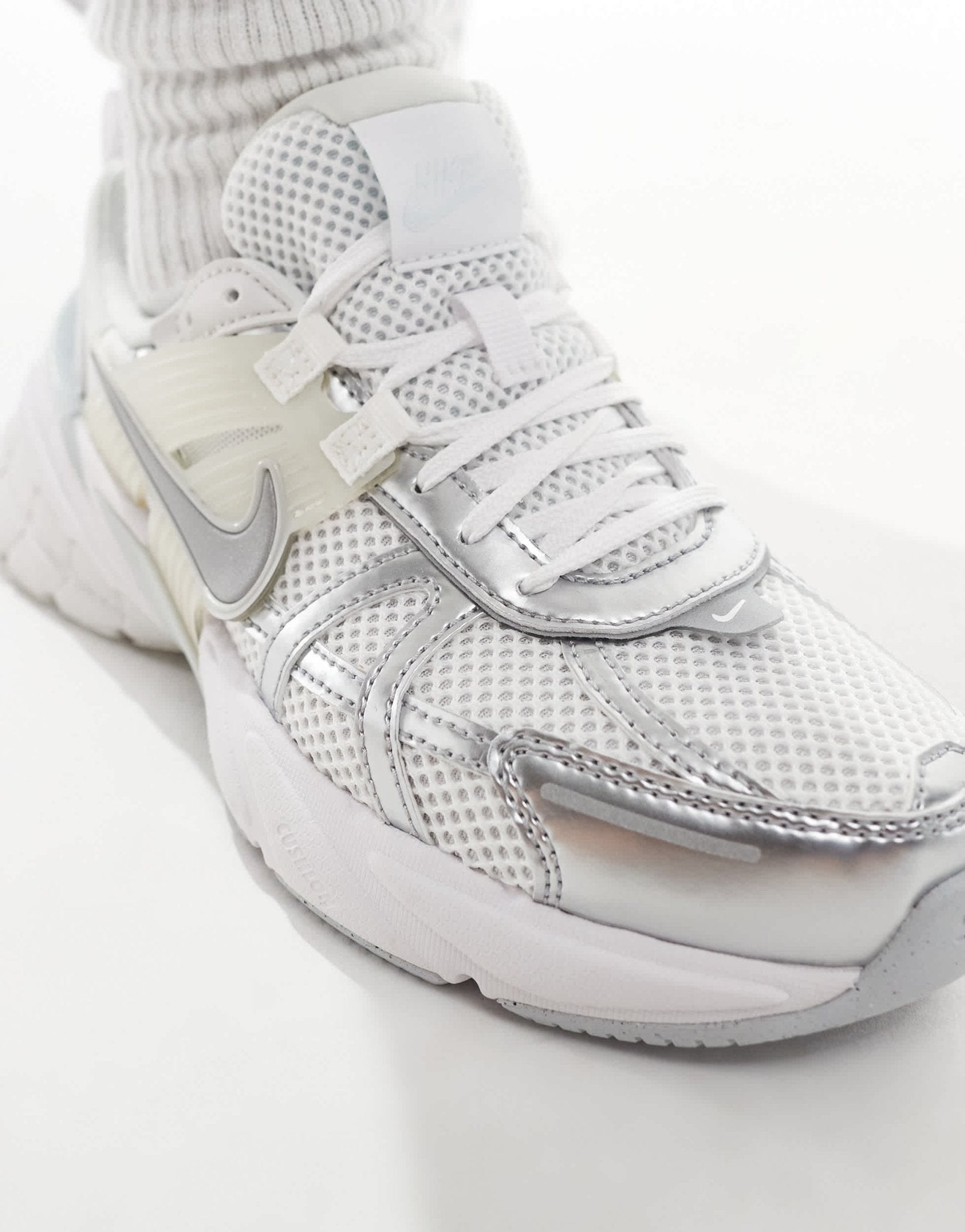 Nike V2K Run trainers in white and silver - ASOS Sample Sale