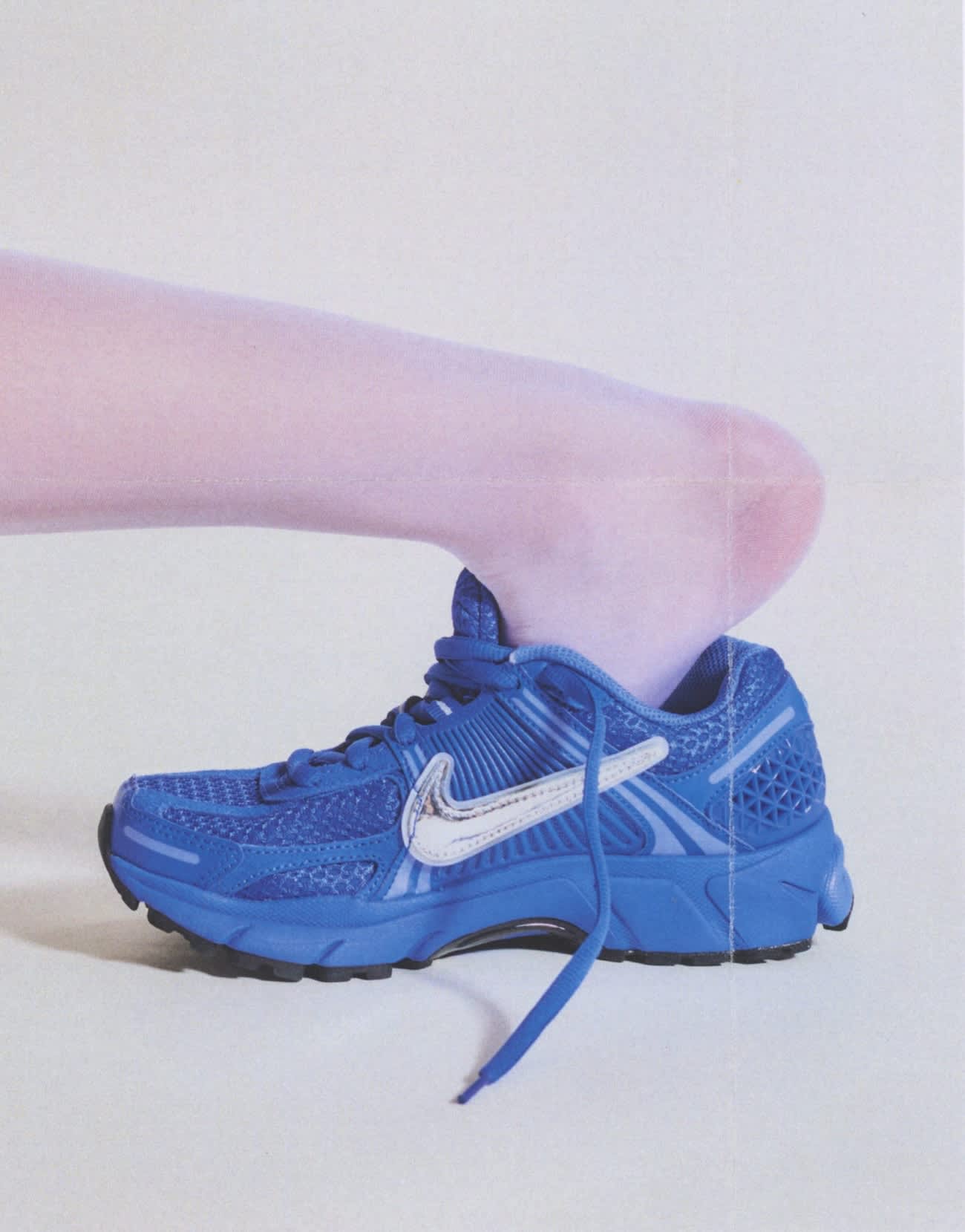 Nike Zoom Vomero 5 trainers in racer blue - ASOS Sample Sale