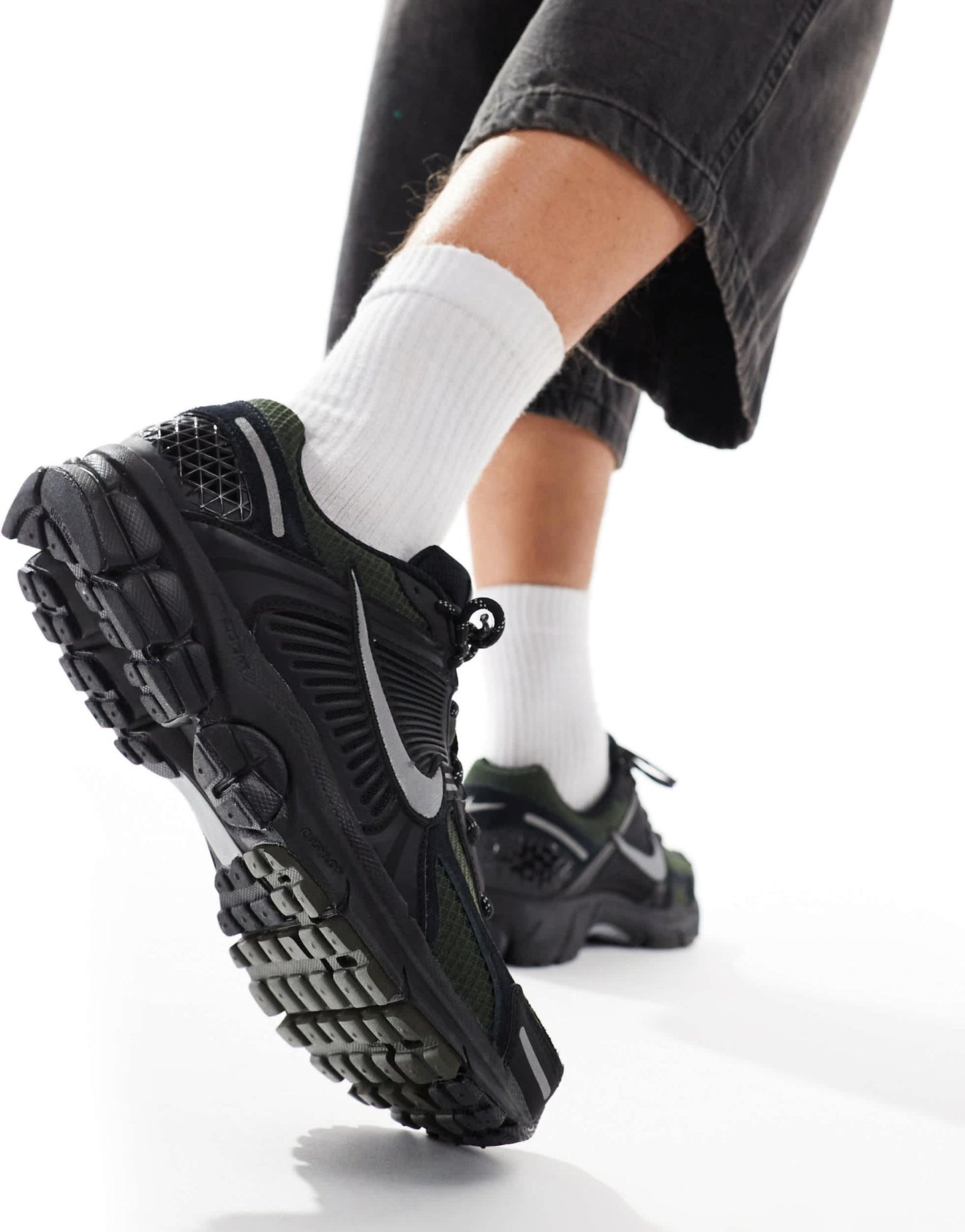 Nike Zoom Vomero 5 trainers in triple black - ASOS Sample Sale