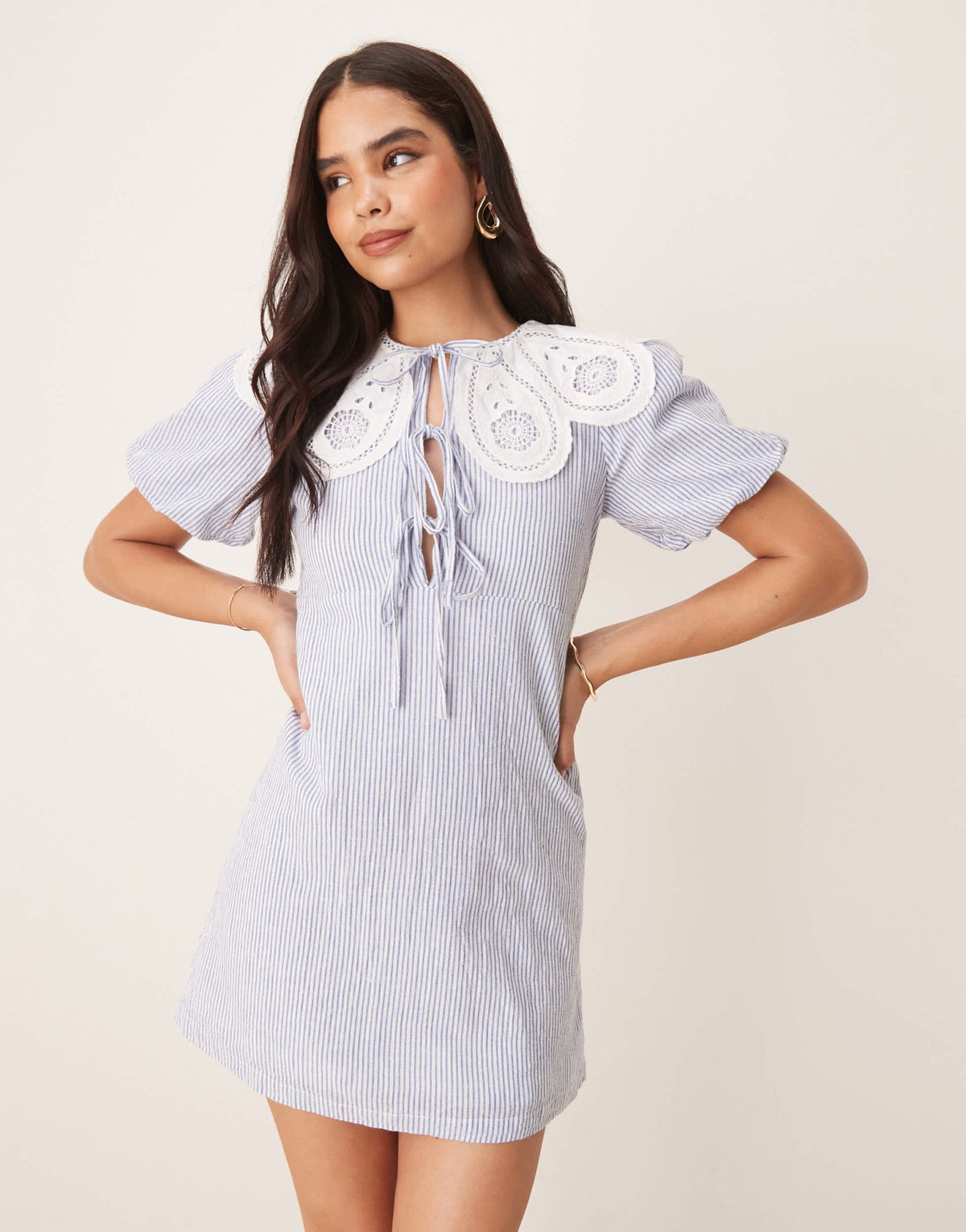 Nobody's Child Bessie scallop collar detail mini smock dress in blue pinstripe - ASOS Sample Sale