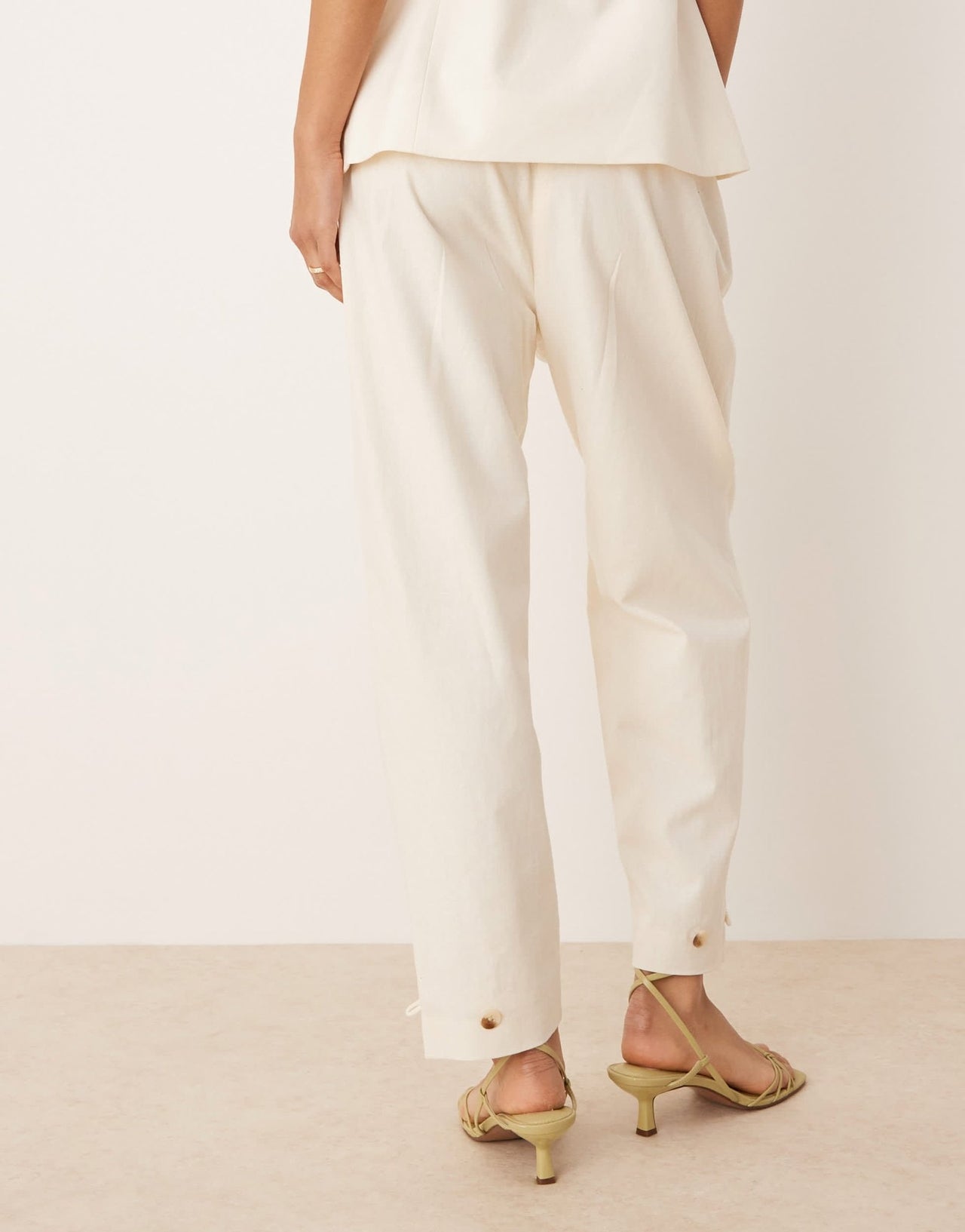 Nobody's Child Liam barrel leg tailored trousers co-ord in cream - ASOS Sample Sale