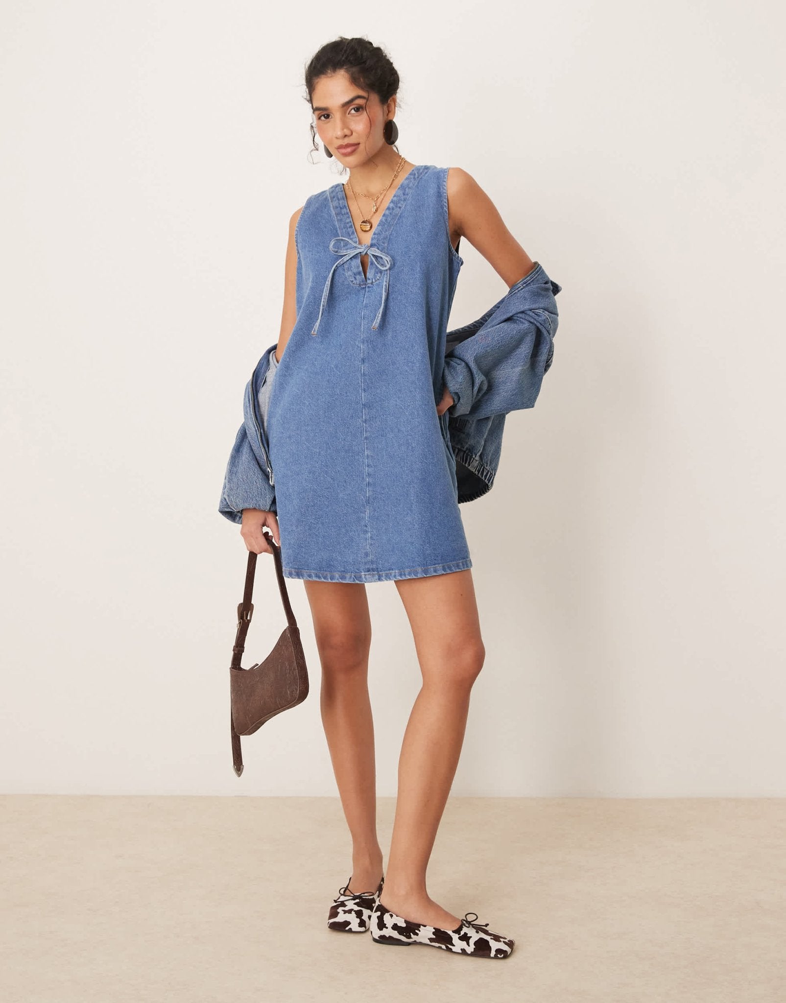Nobody's Child Lykke a-line denim pinny mini dress in mid wash - ASOS Sample Sale