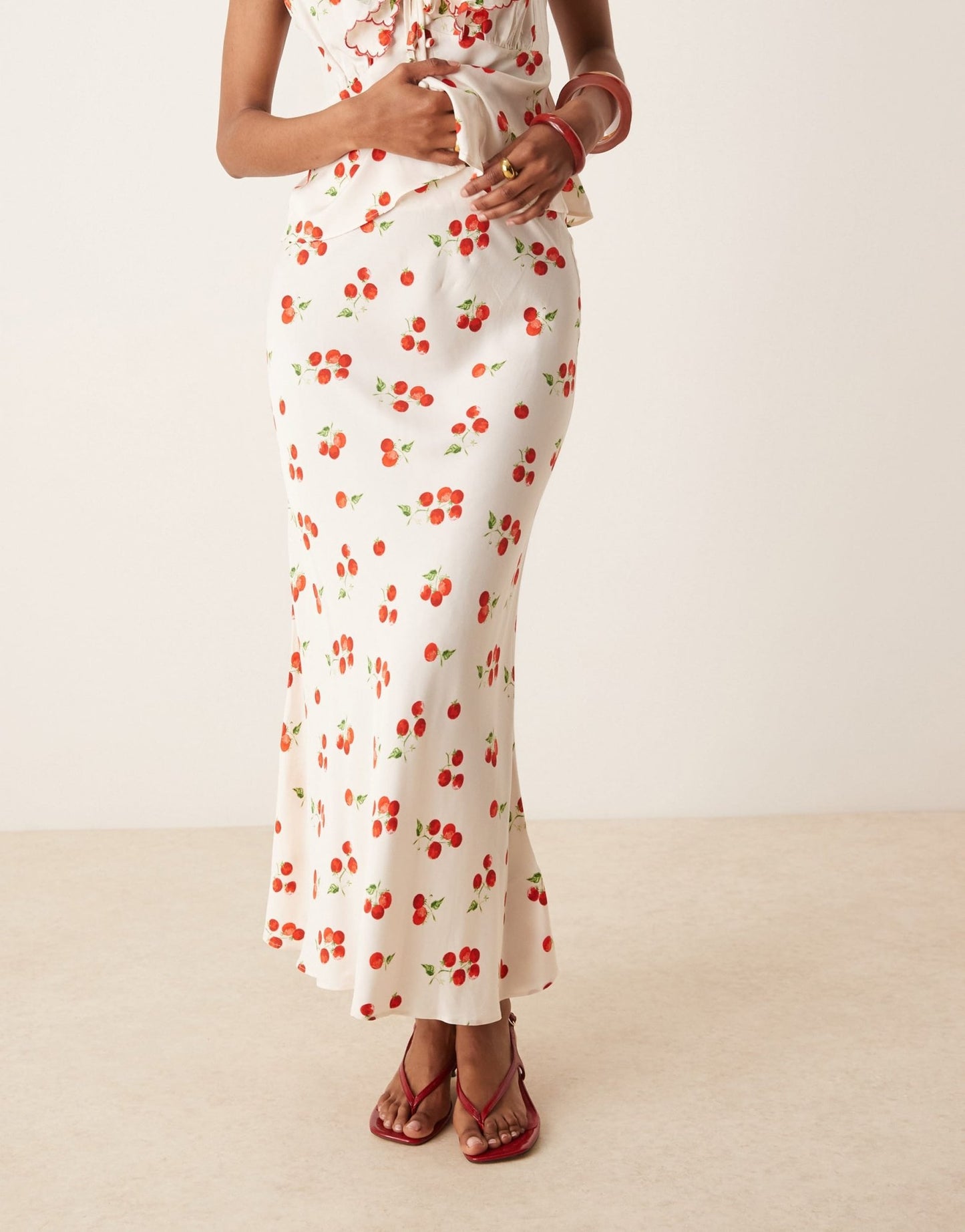 Nobody's Child Milo midaxi skirt co-ord in white tomato print - ASOS Sample Sale