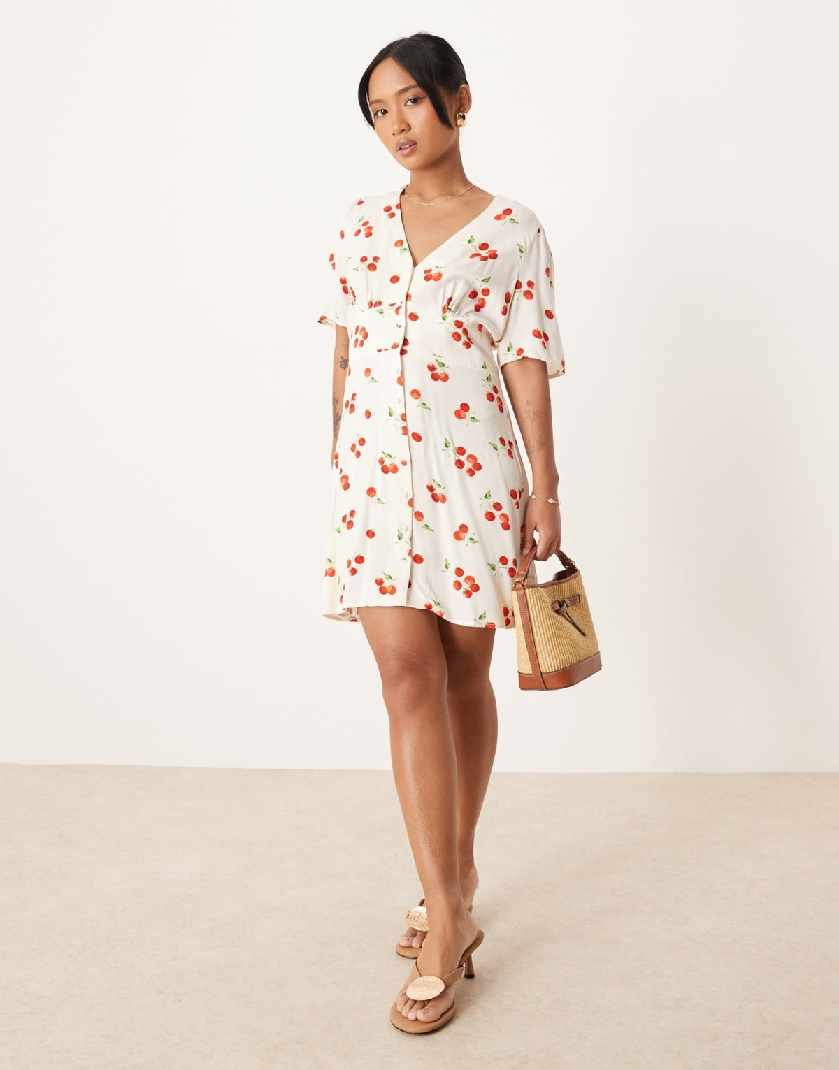 Nobody's Child Petite Alexa mini dress in white tomato print - ASOS Sample Sale