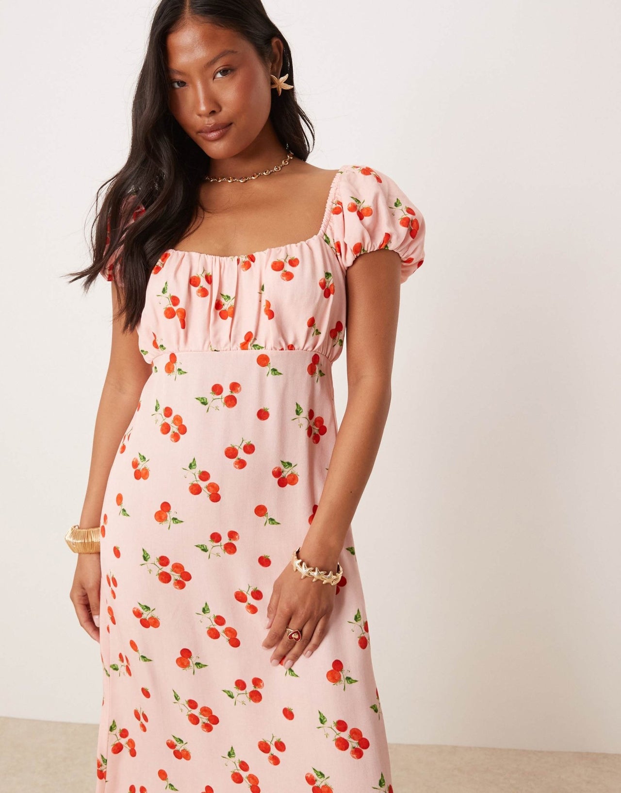 Nobody's Child Petite Raven puff sleeve midi dress in tomato print - ASOS Sample Sale